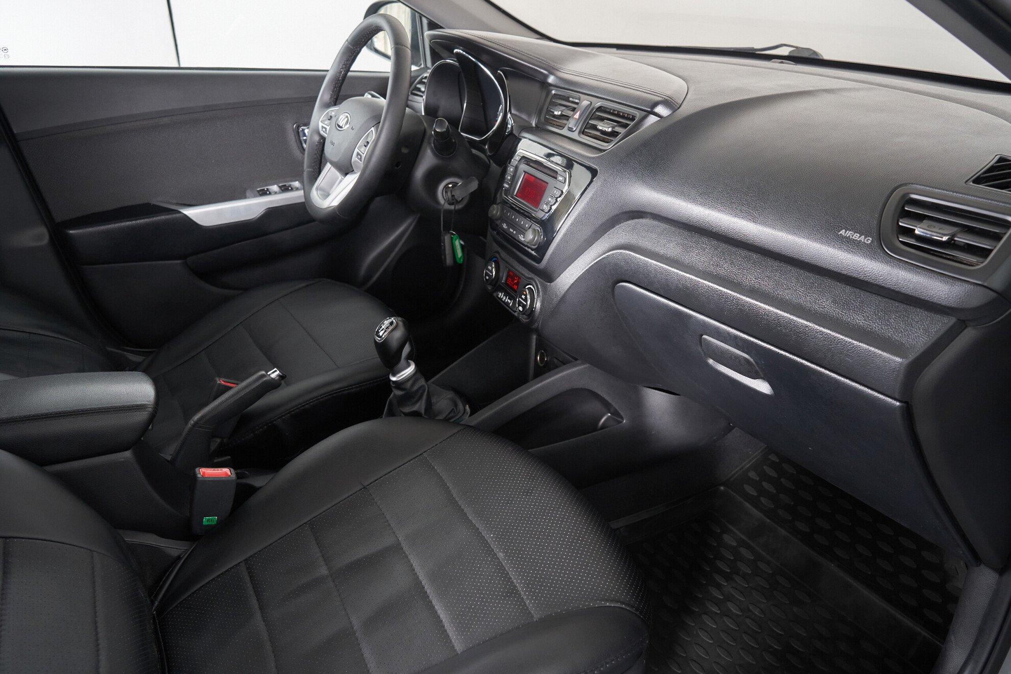 Kia Rio 2014, серебряный