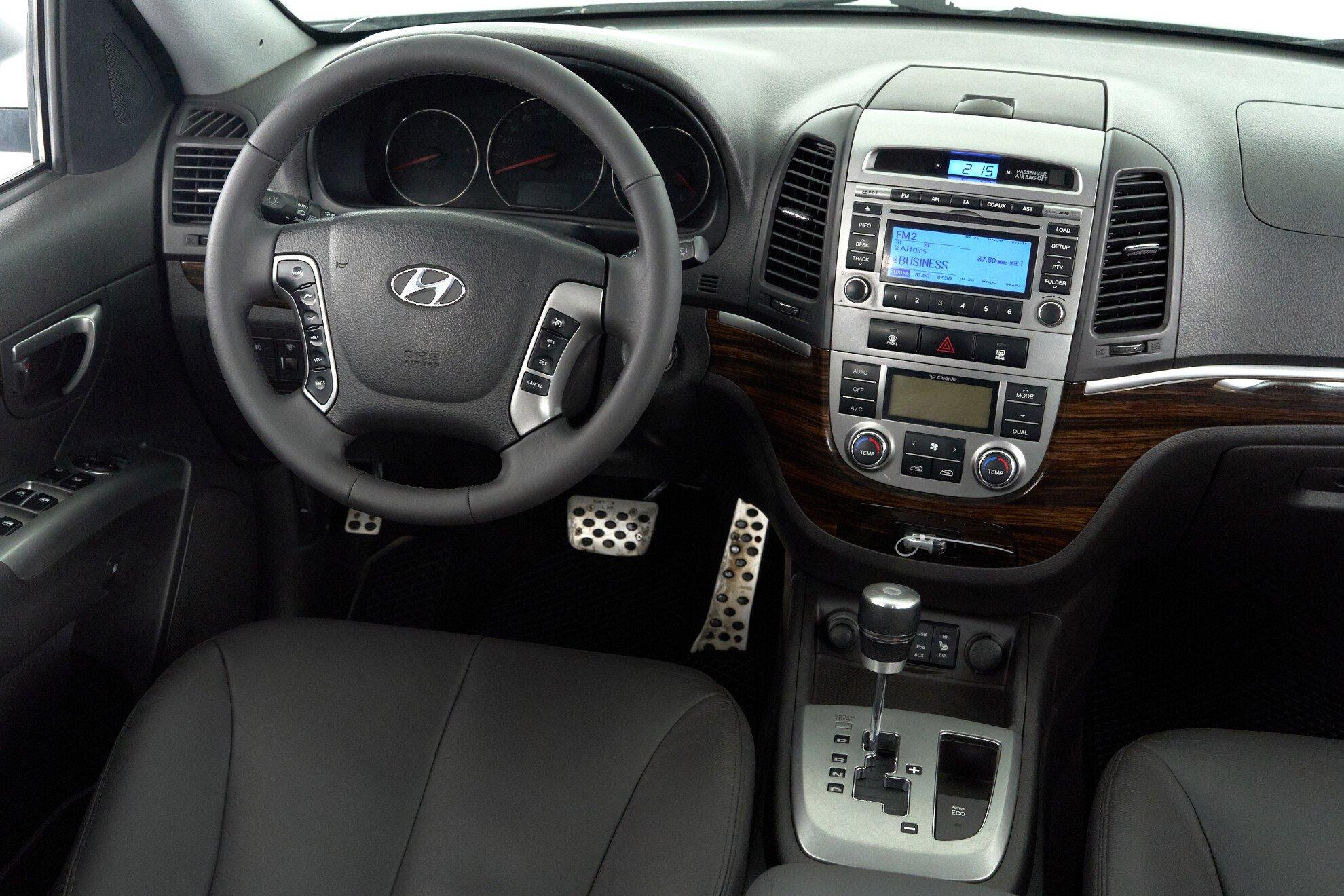 Hyundai Santa Fe 2010, серебряный