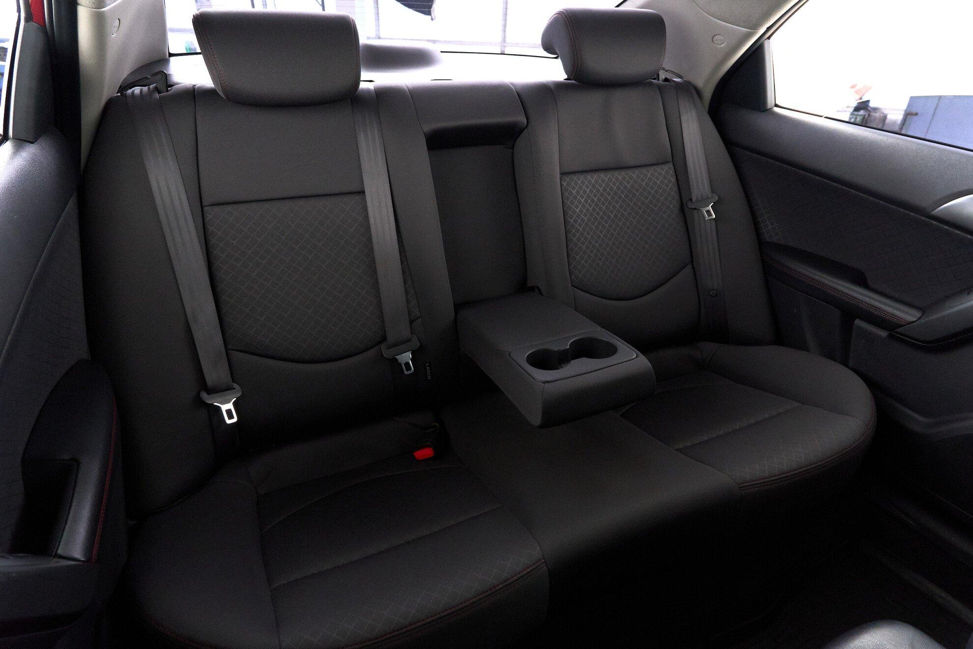 Kia Cerato 2011, красный