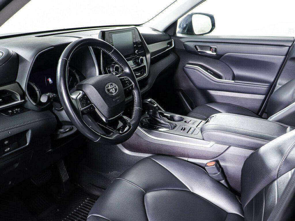 Toyota Highlander 2022, черный