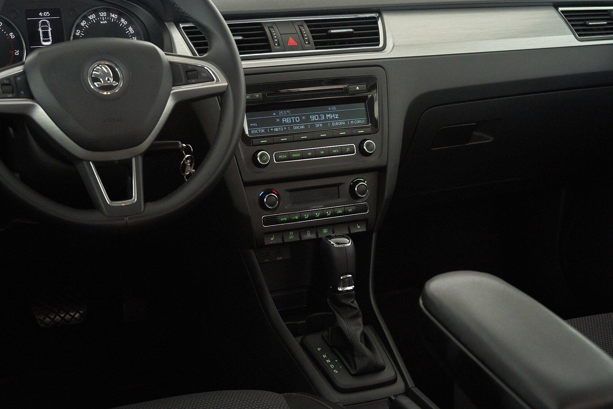 Skoda Rapid 2014, черный