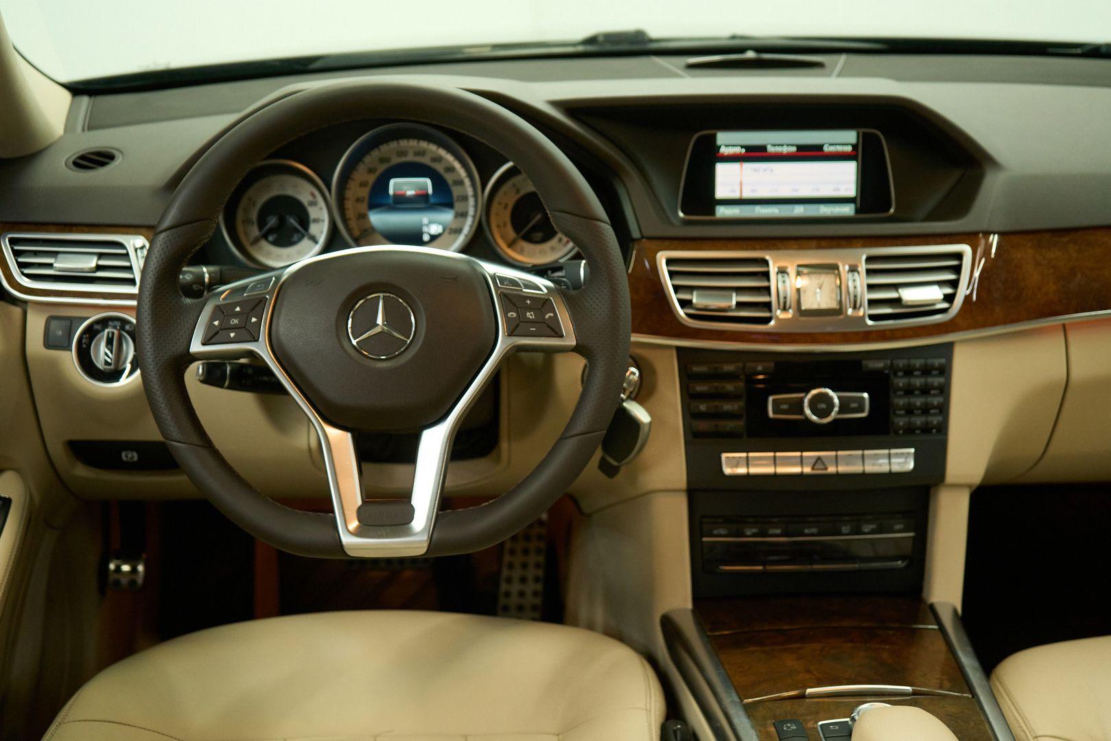 Mercedes-Benz E-Класс 2014, черный