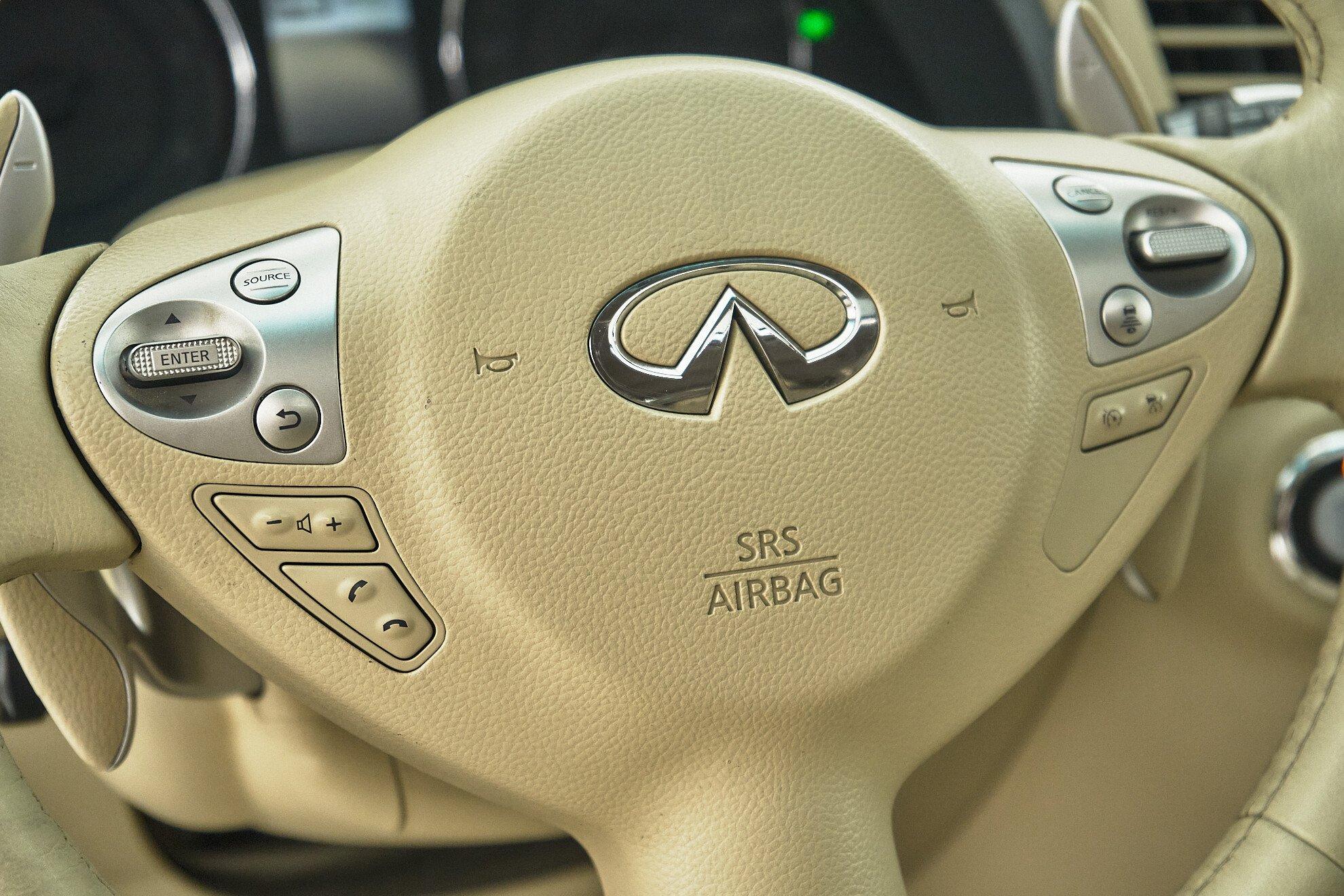Infiniti FX 2012, серебряный