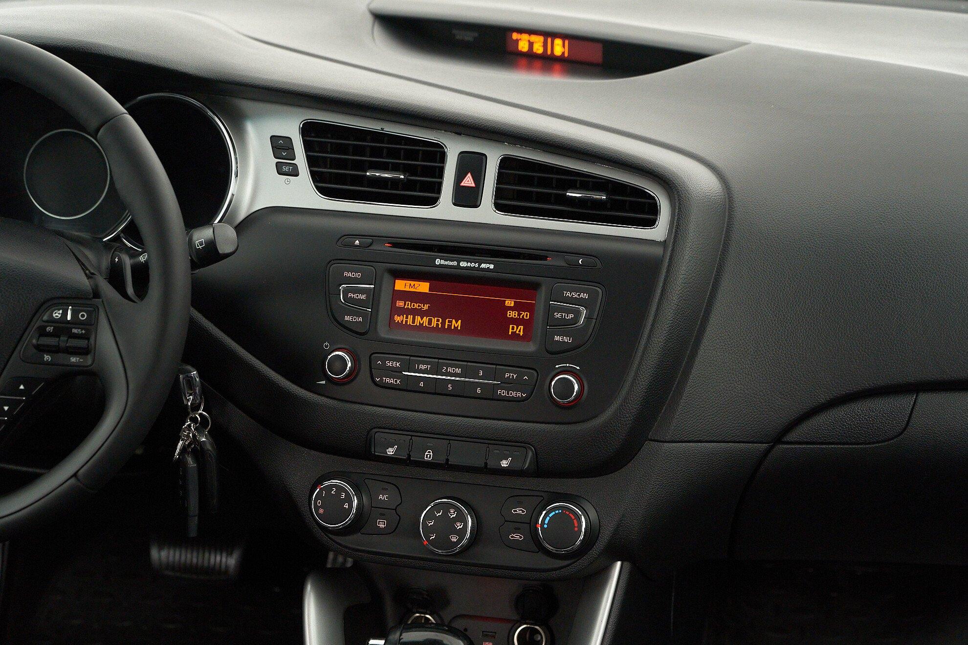Kia Ceed 2014, черный