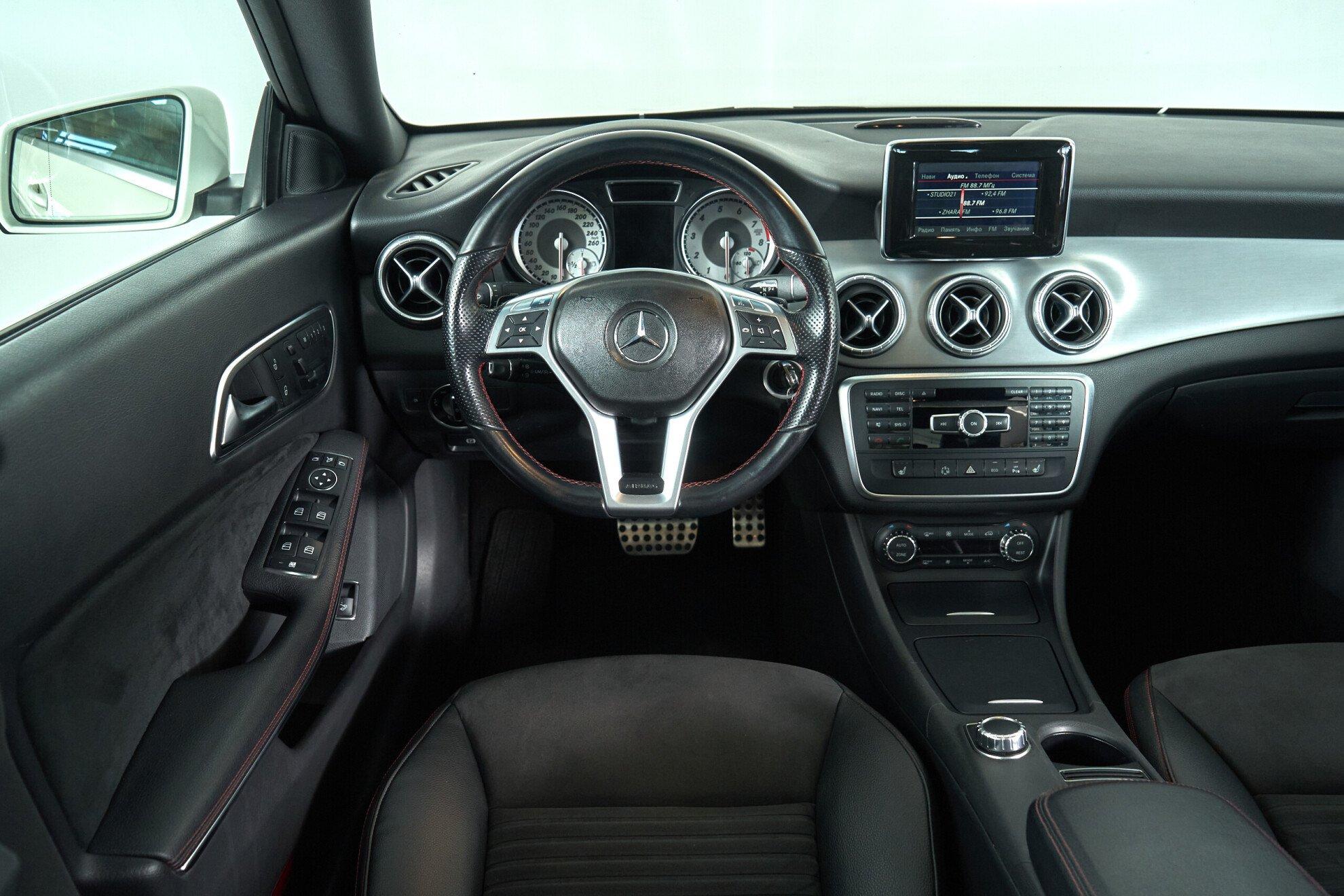 Mercedes-Benz CLA 2013, белый