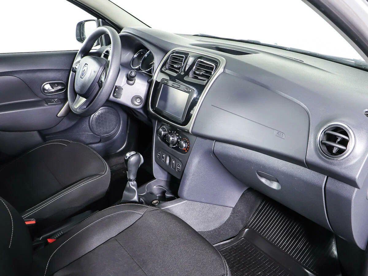 Renault Logan 2018, серебряный
