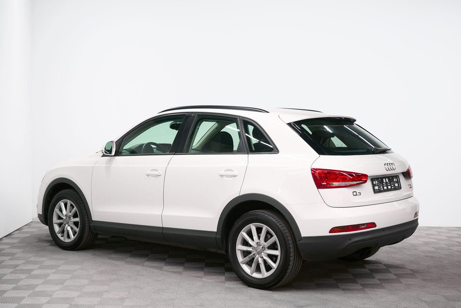 Audi Q3 2013, белый