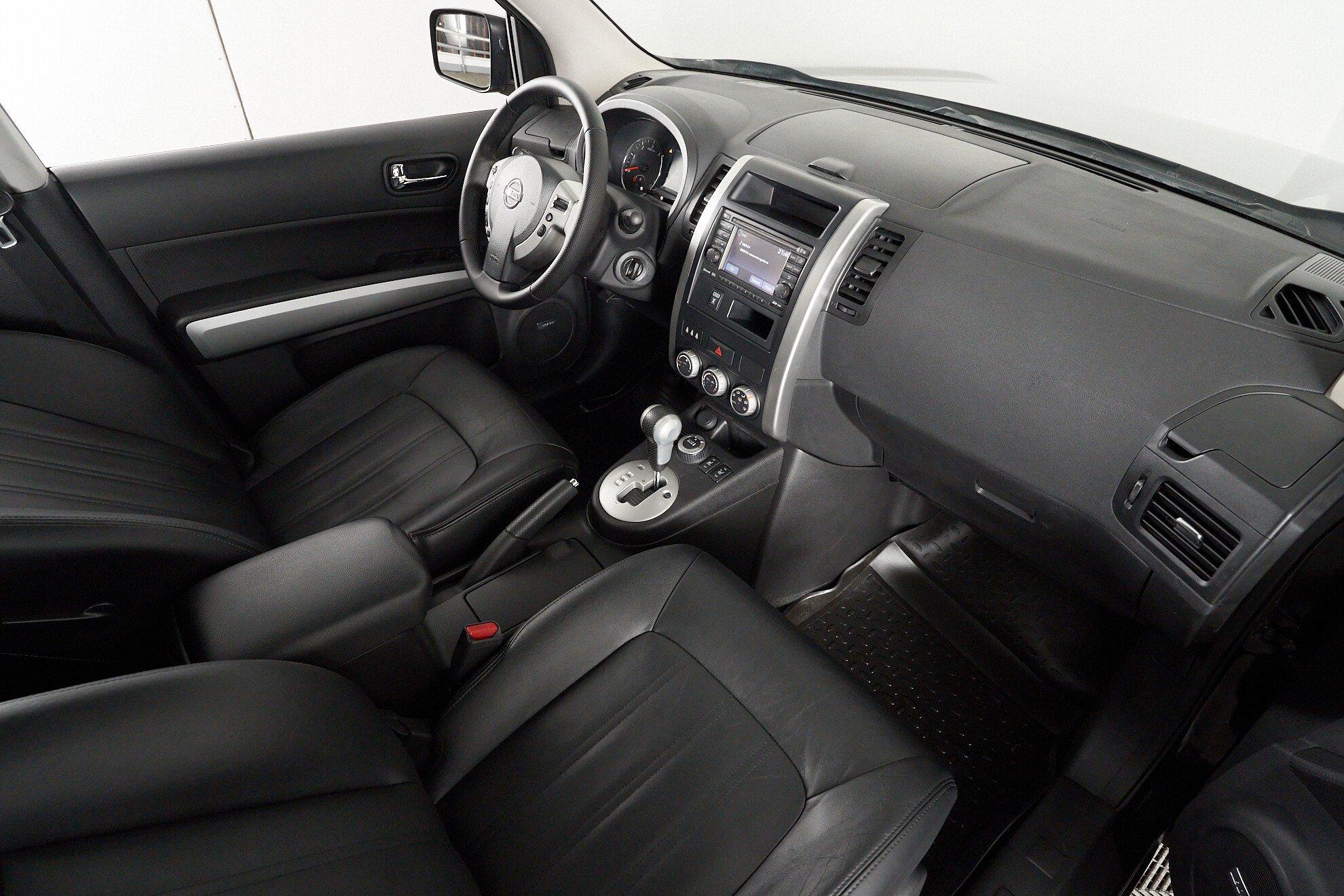 Nissan X-Trail 2013, черный