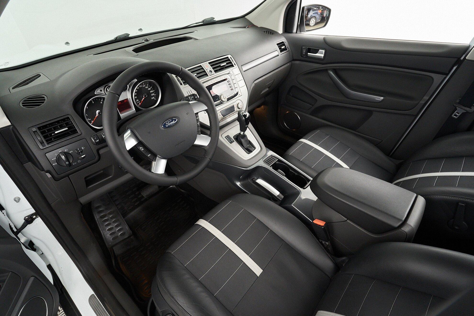 Ford Kuga 2012, белый