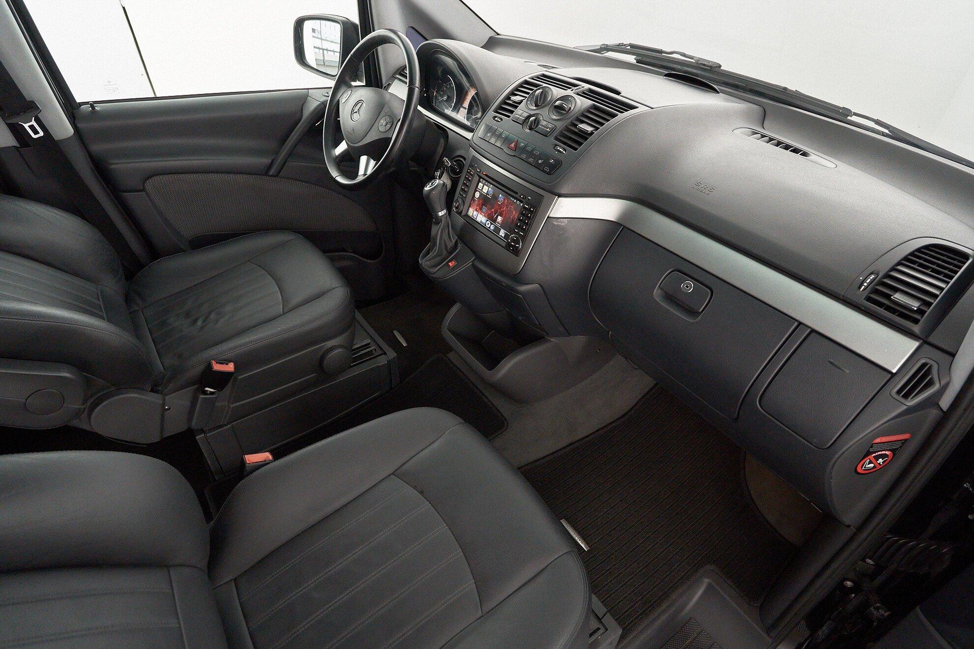 Mercedes-Benz Viano 2012, черный