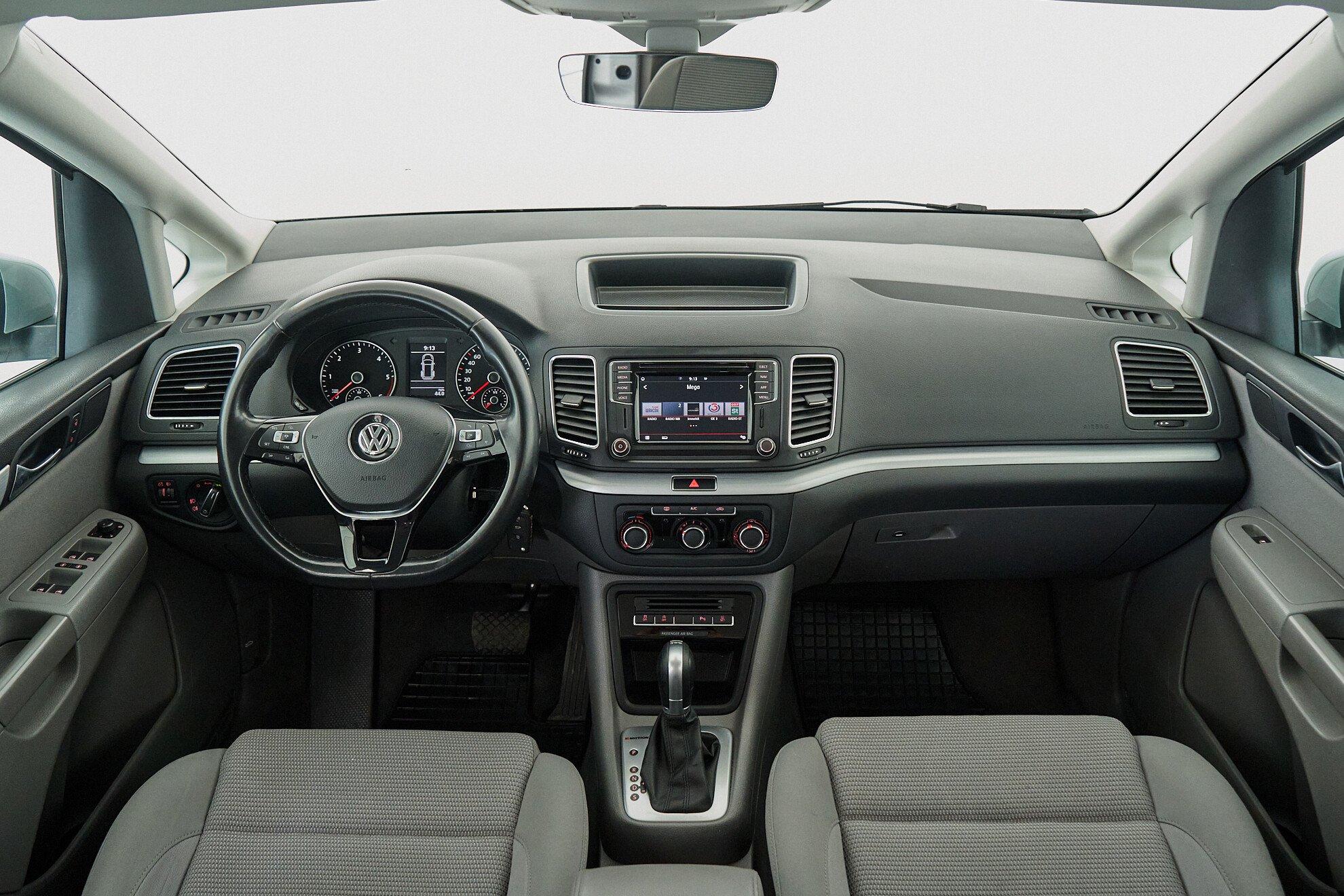 Volkswagen Sharan 2019, серебряный
