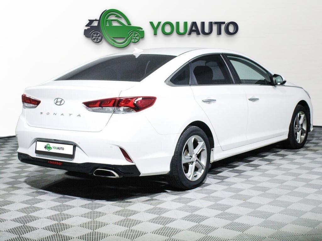 Hyundai Sonata 2018, белый