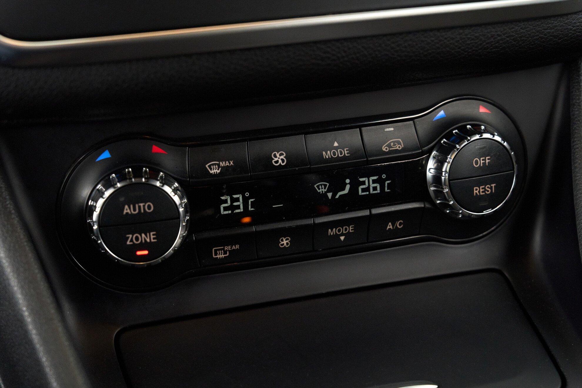 Mercedes-Benz CLA 2016, черный