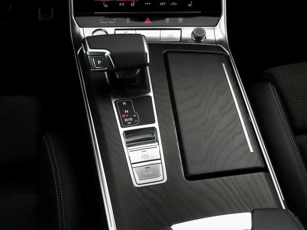 Audi A7 2021, серебряный