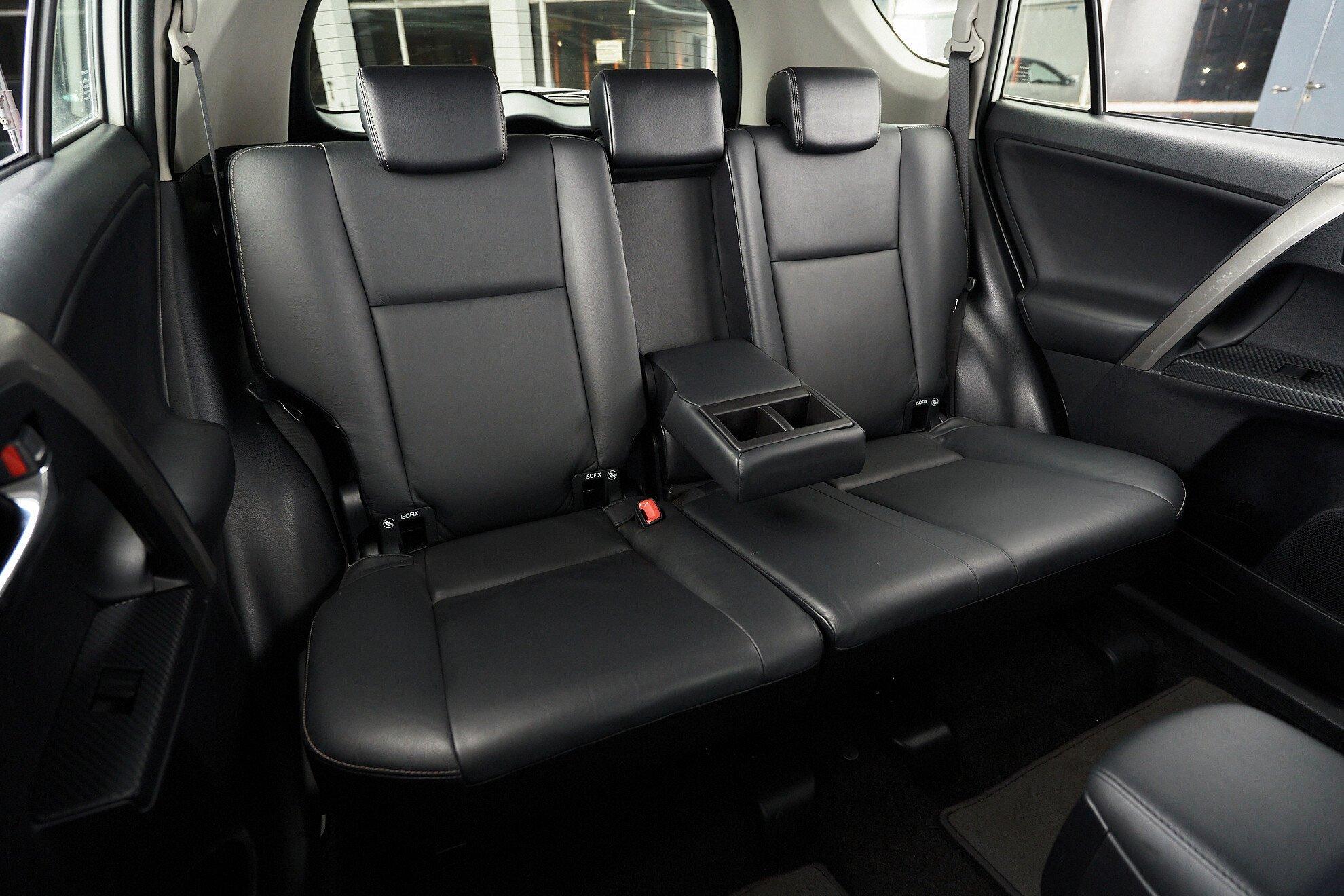 Toyota RAV4 2013, белый