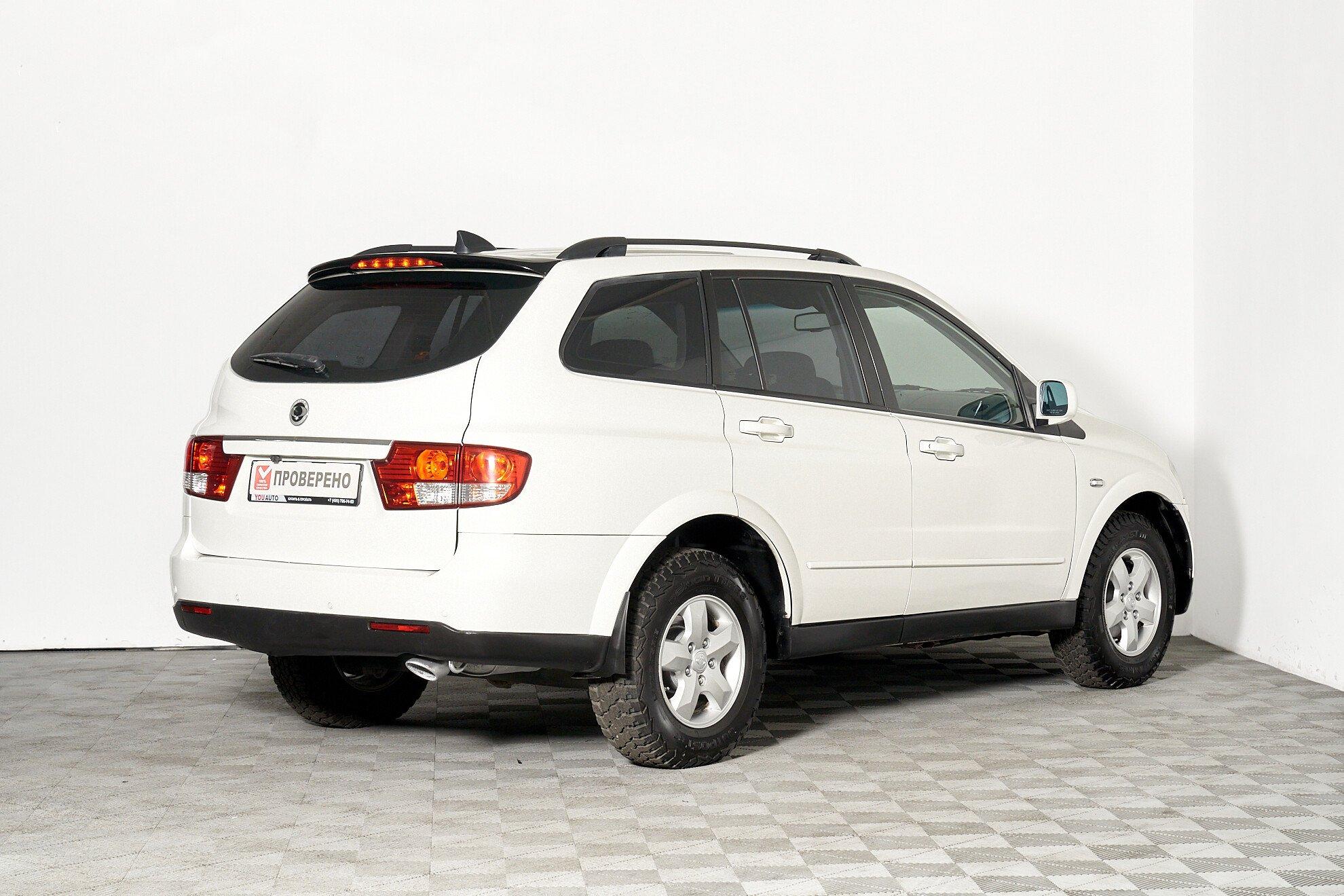 SsangYong Kyron 2013, белый