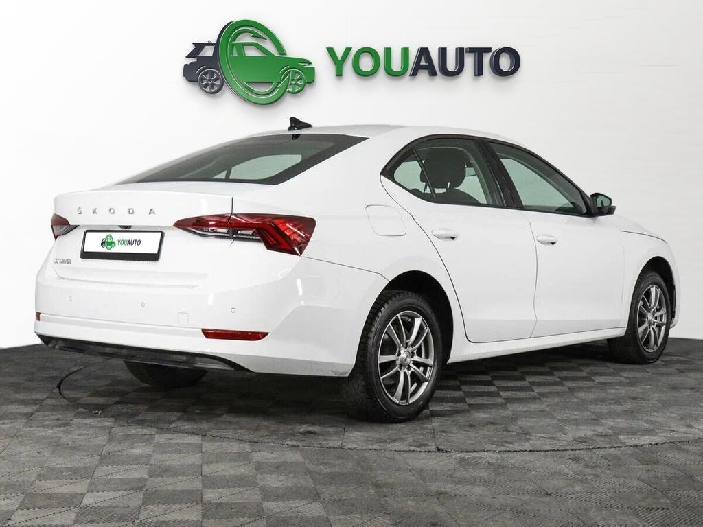 Skoda Octavia 2021, белый