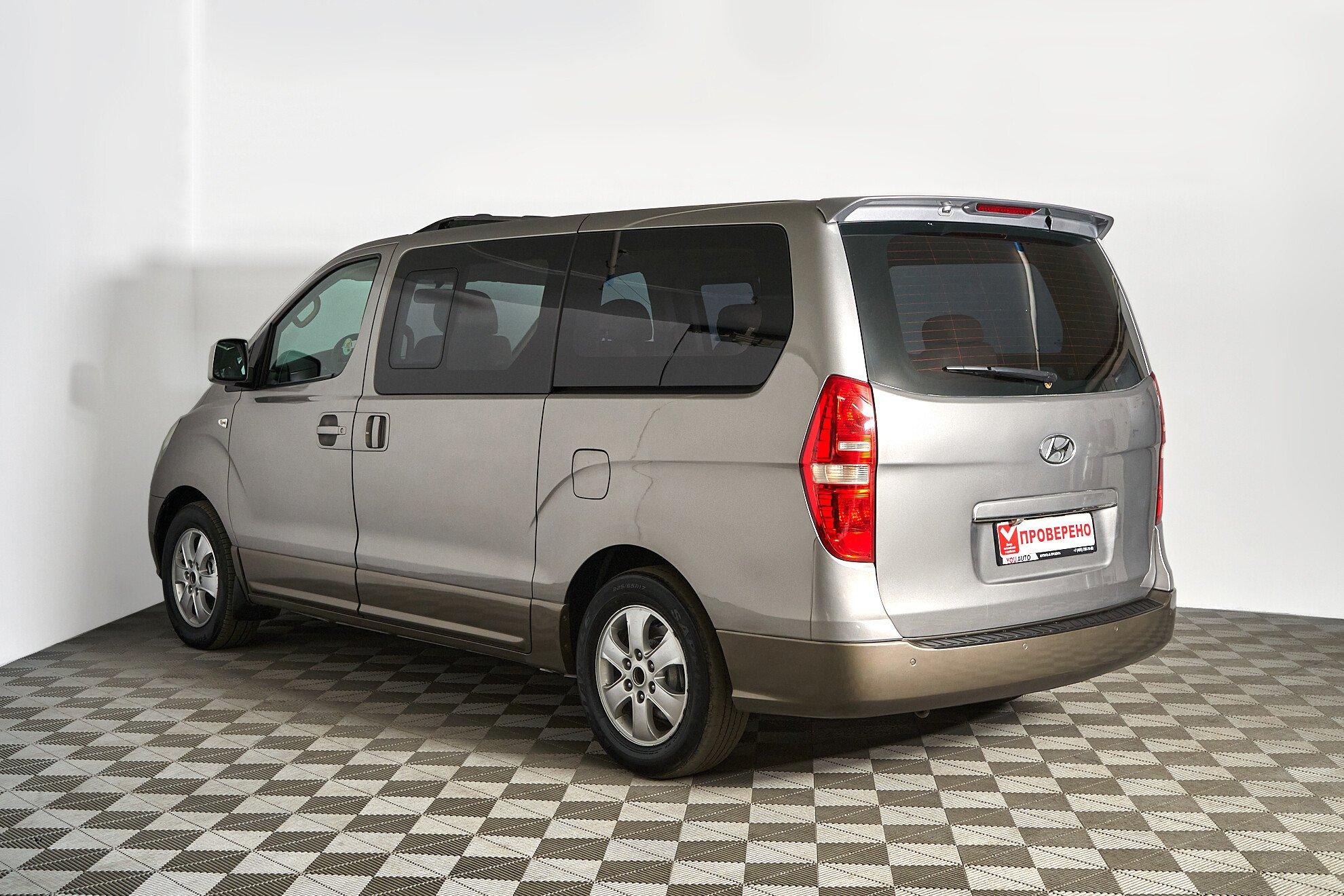 Hyundai Grand Starex 2012, серебряный