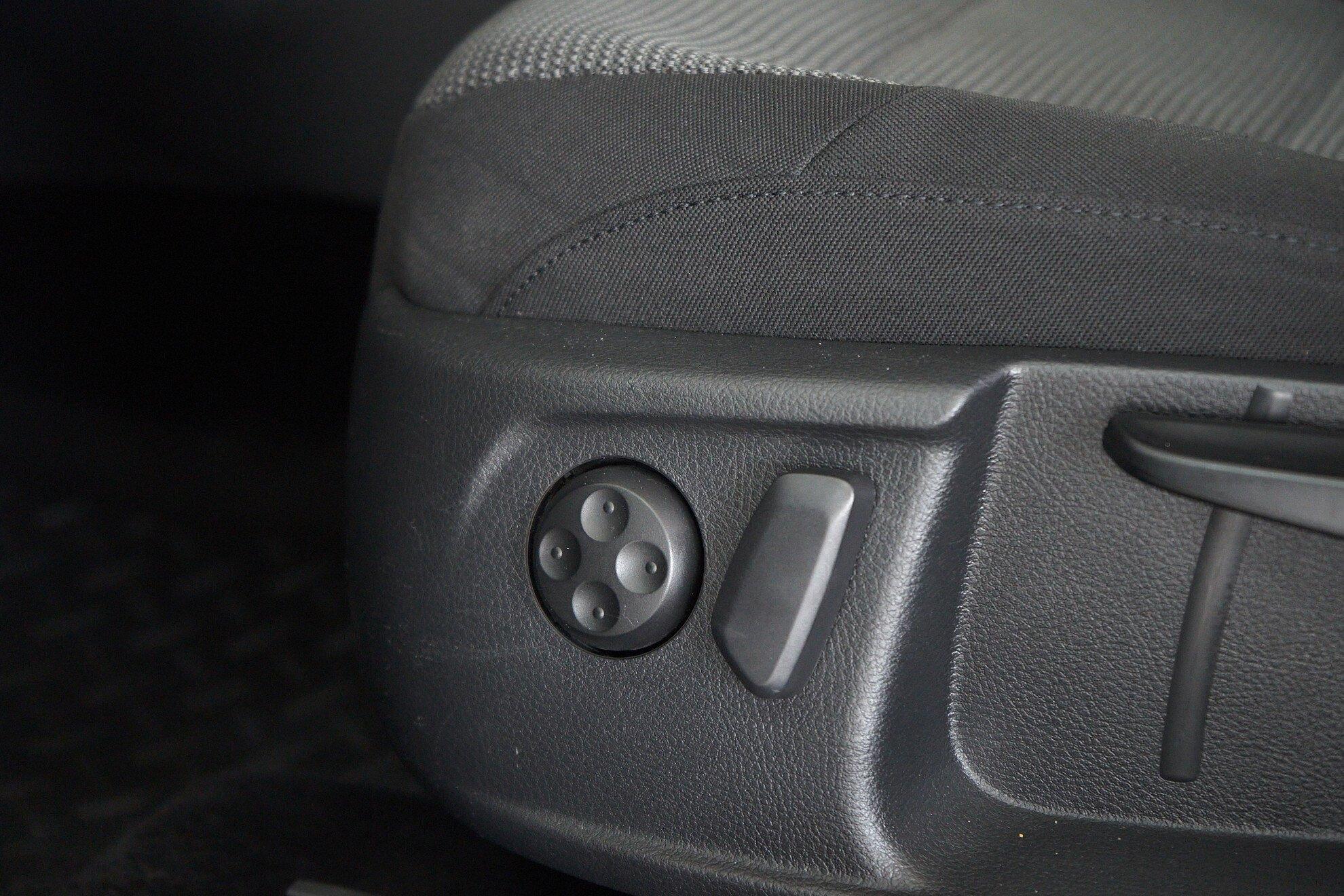 Volkswagen Passat 2012, черный