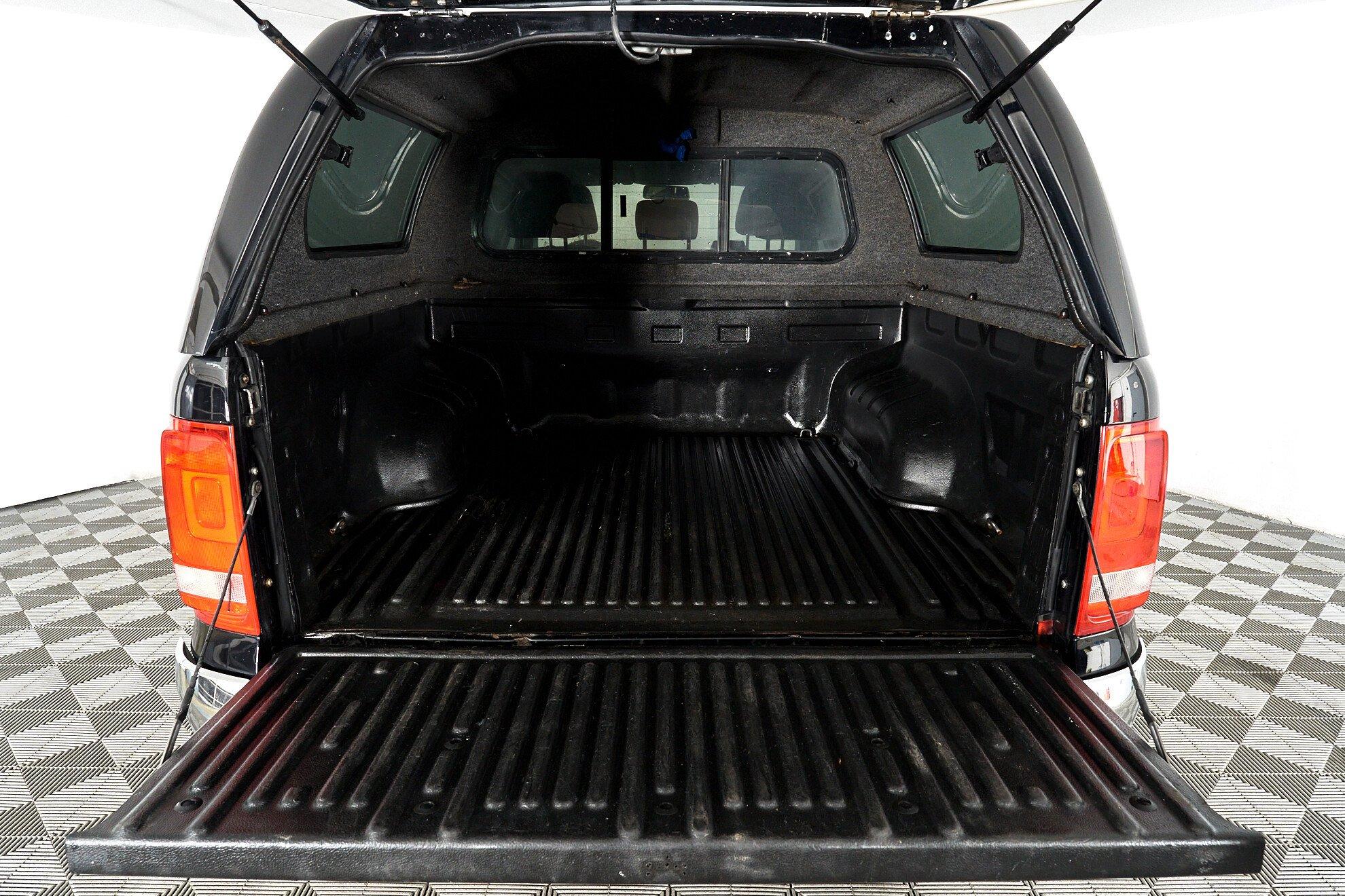 Volkswagen Amarok 2013, черный