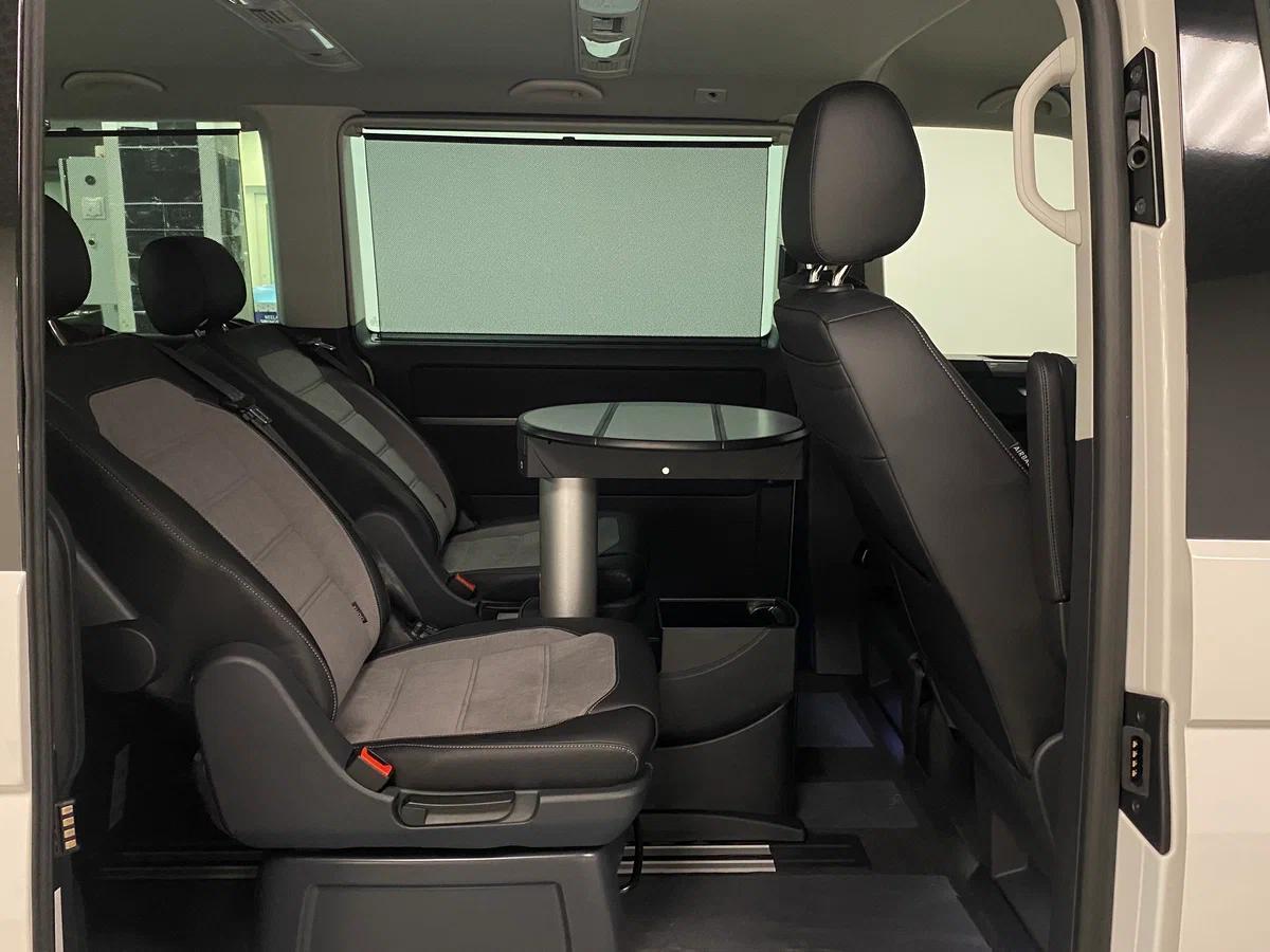 Volkswagen Multivan 2021, белый