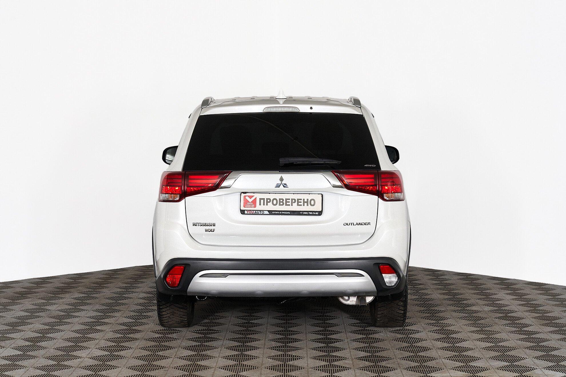 Mitsubishi Outlander 2019, белый