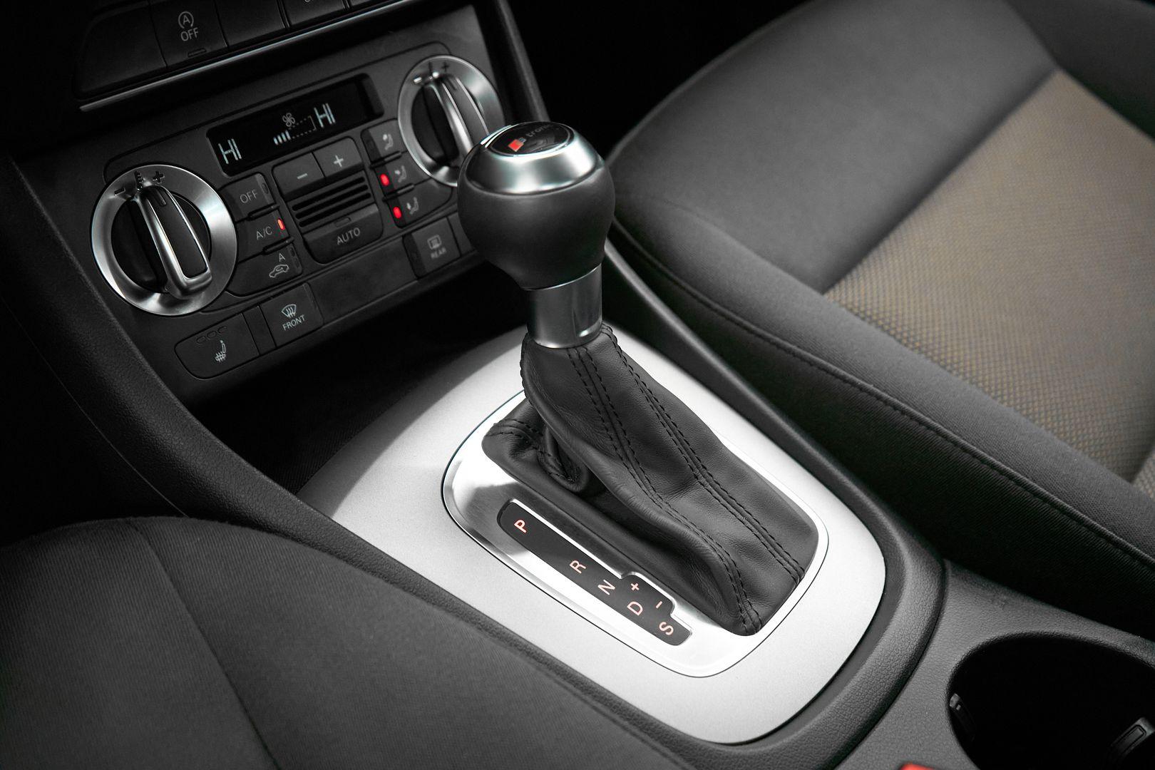 Audi Q3 2013, белый