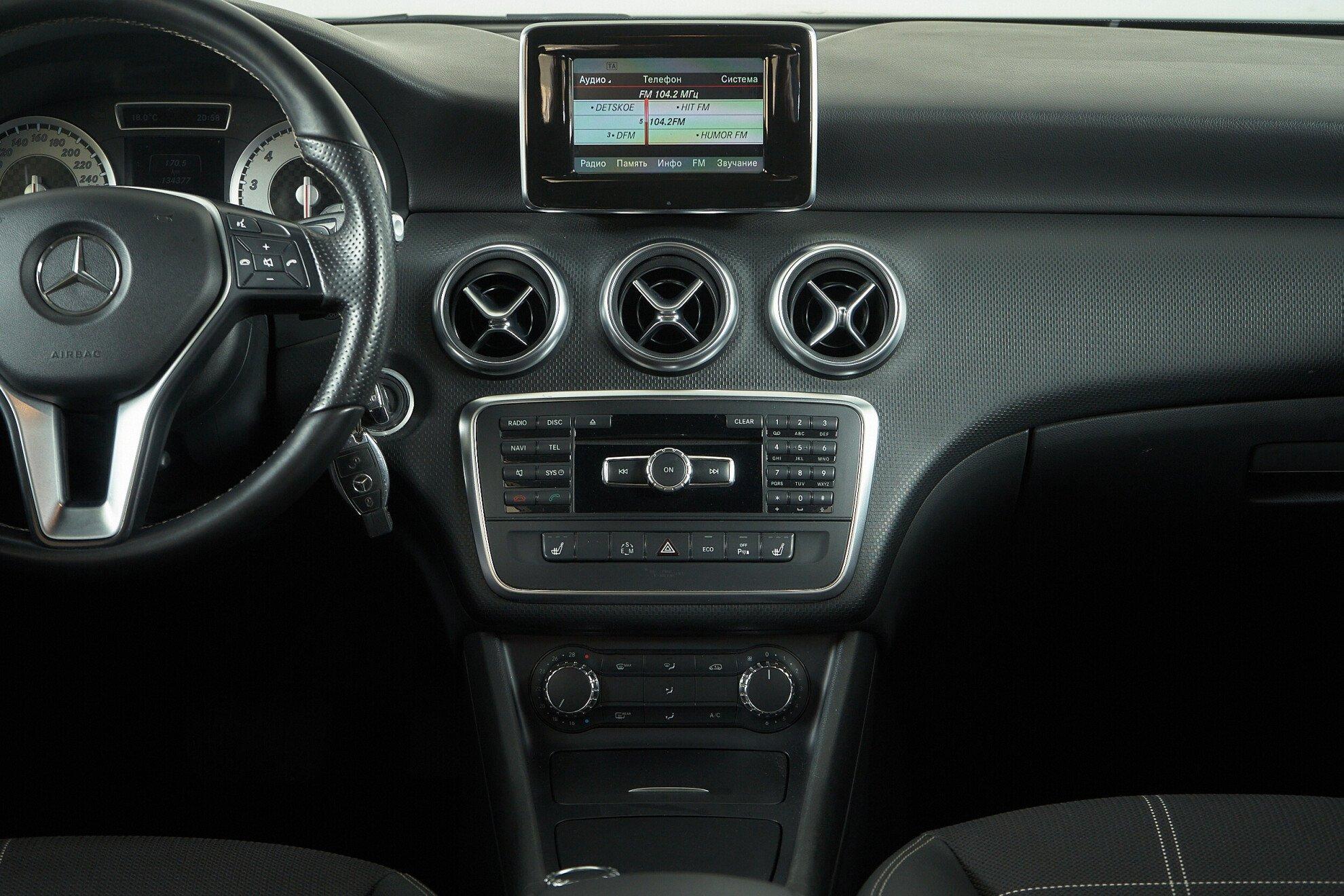 Mercedes-Benz A-Класс 2013, белый