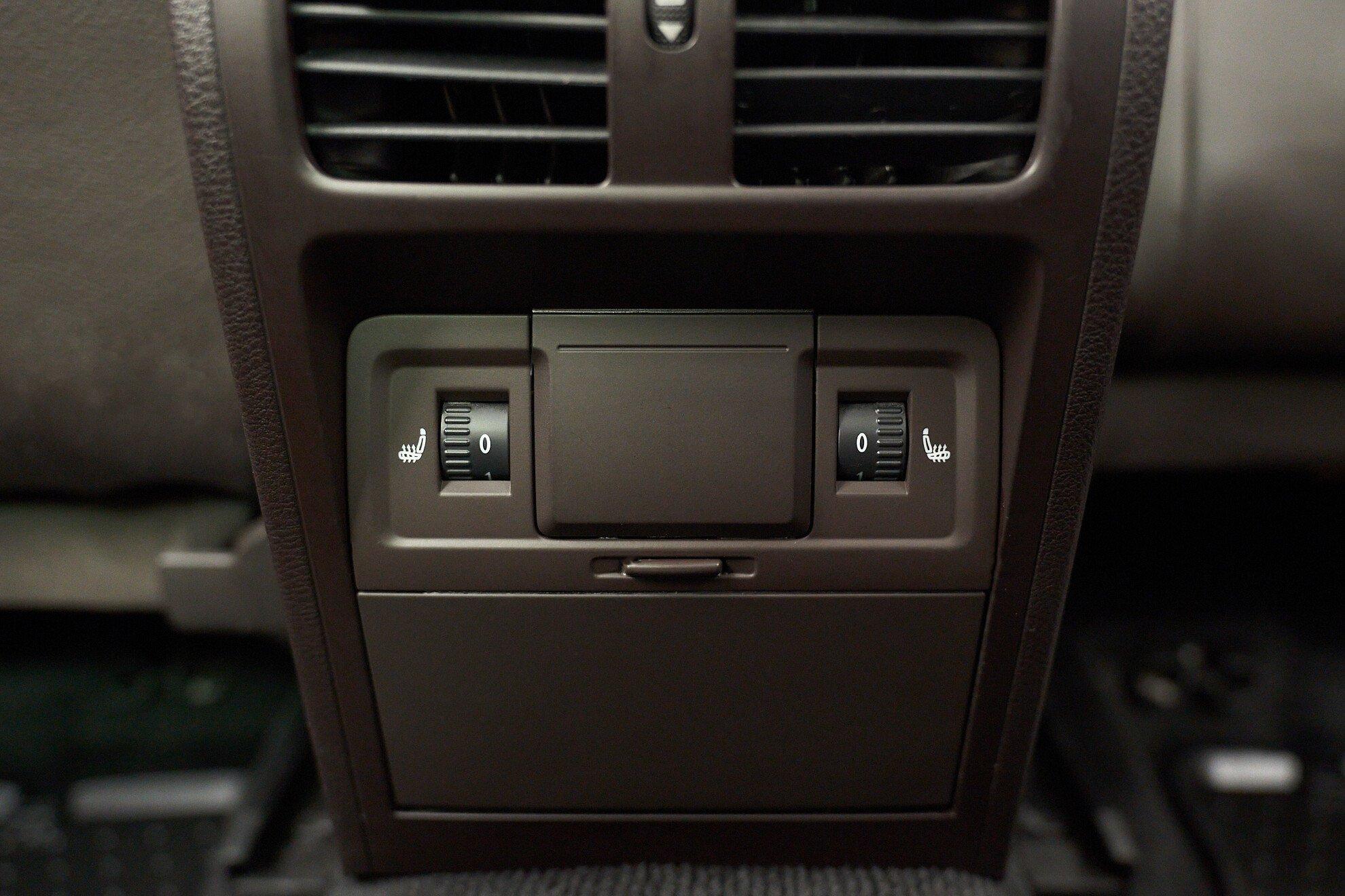 Volkswagen Passat 2013, черный