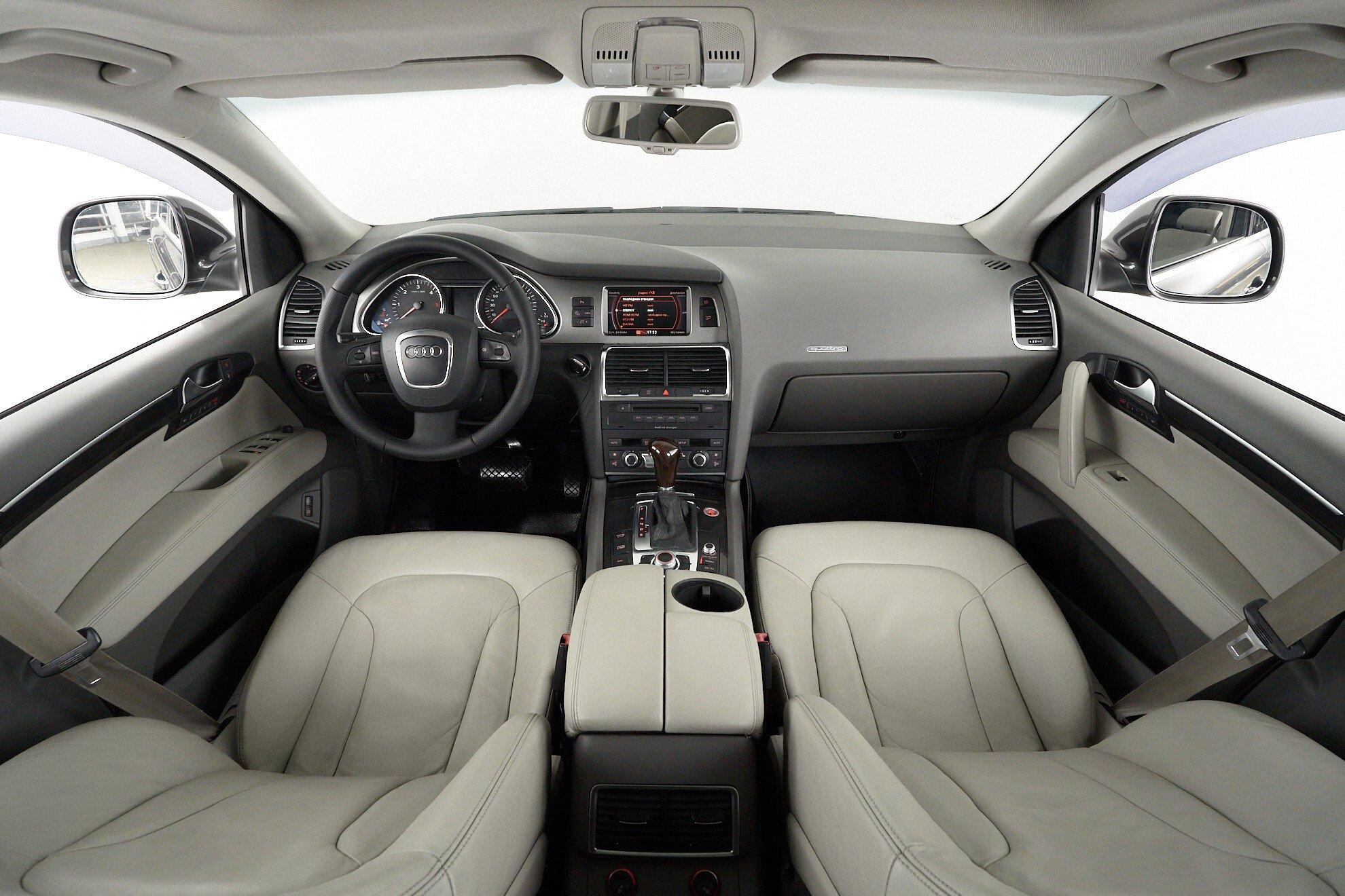 Audi Q7 2007, серый