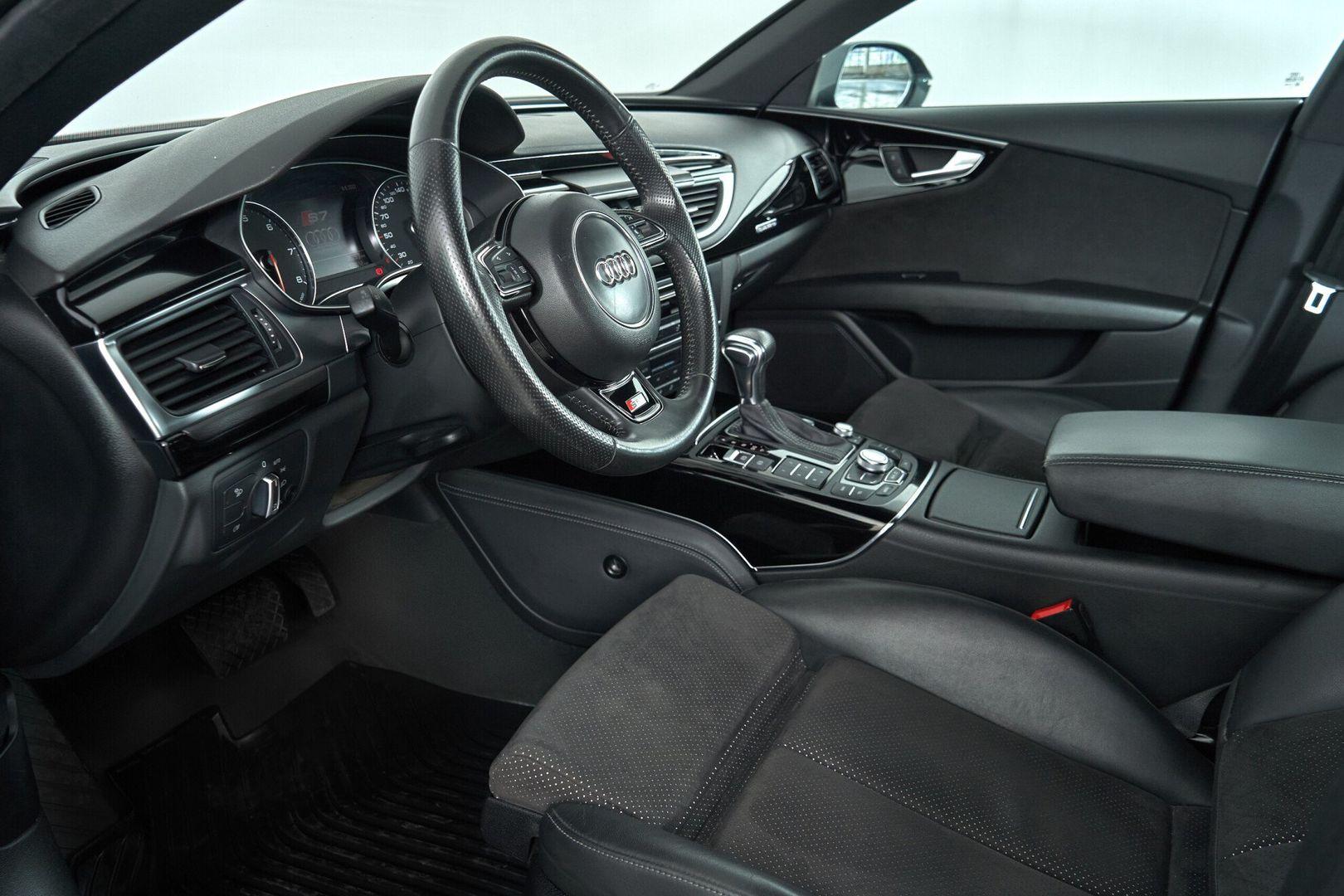Audi A7 2013, серый
