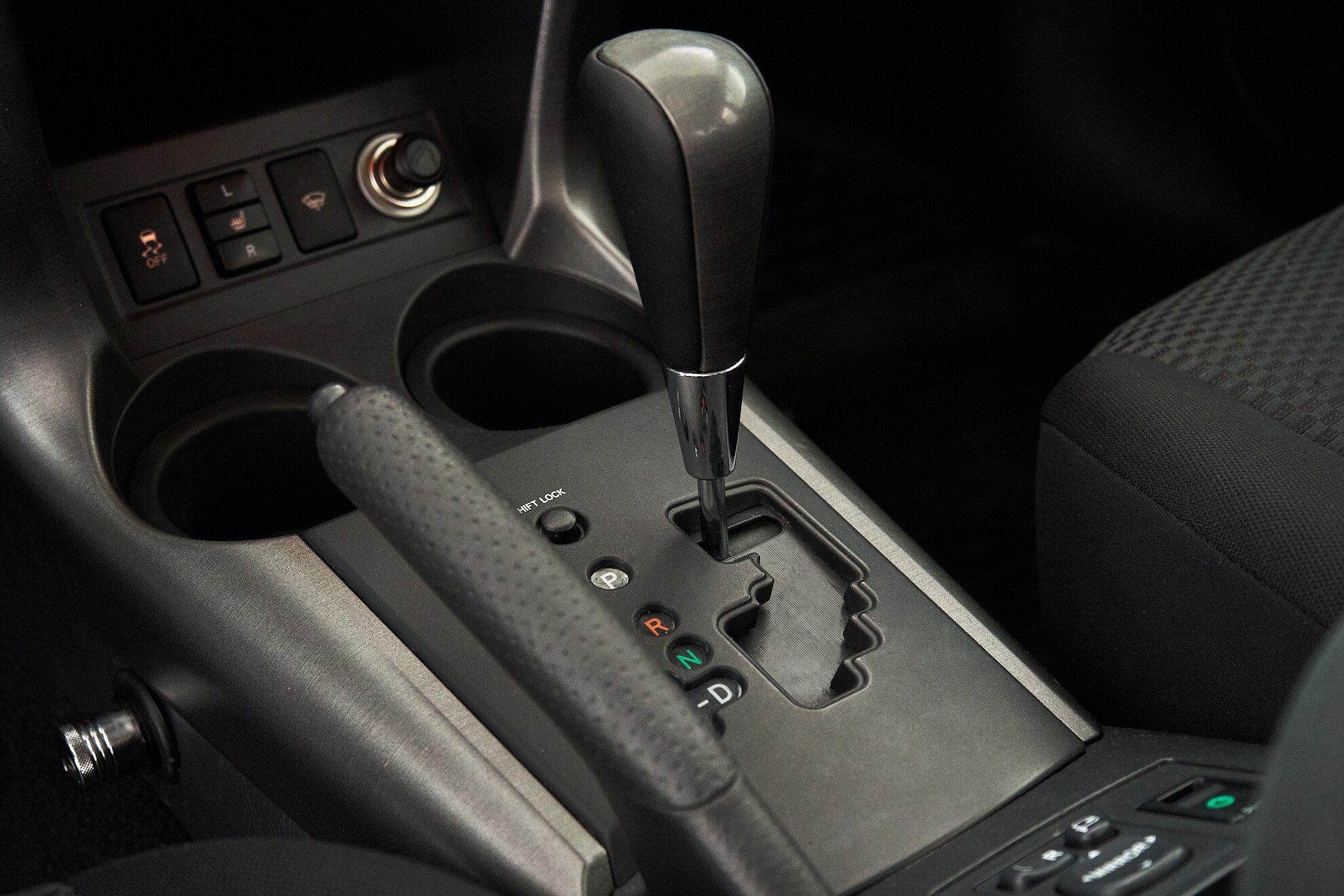 Toyota RAV4 2010, серый