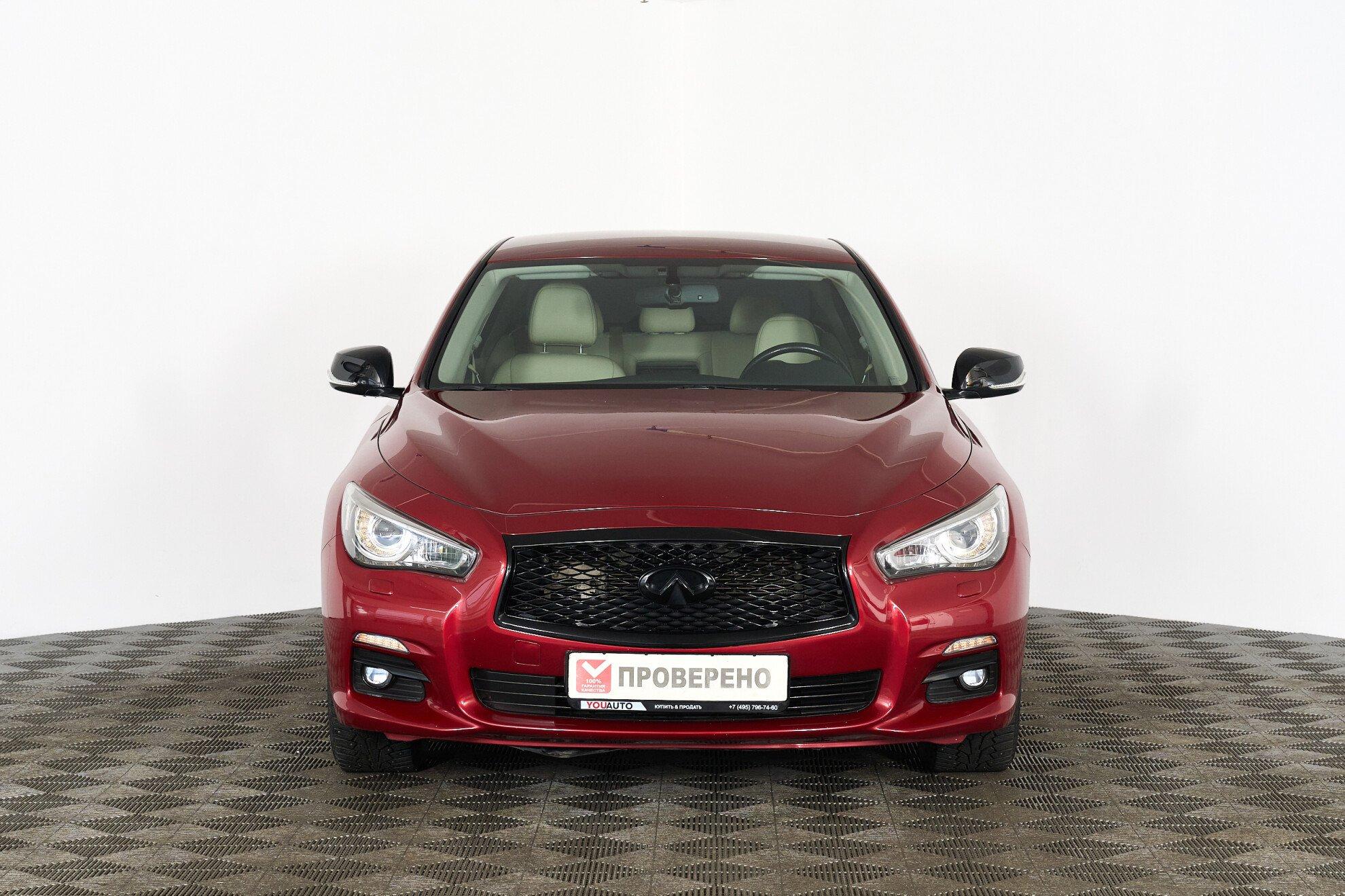 Infiniti Q50 2016, красный