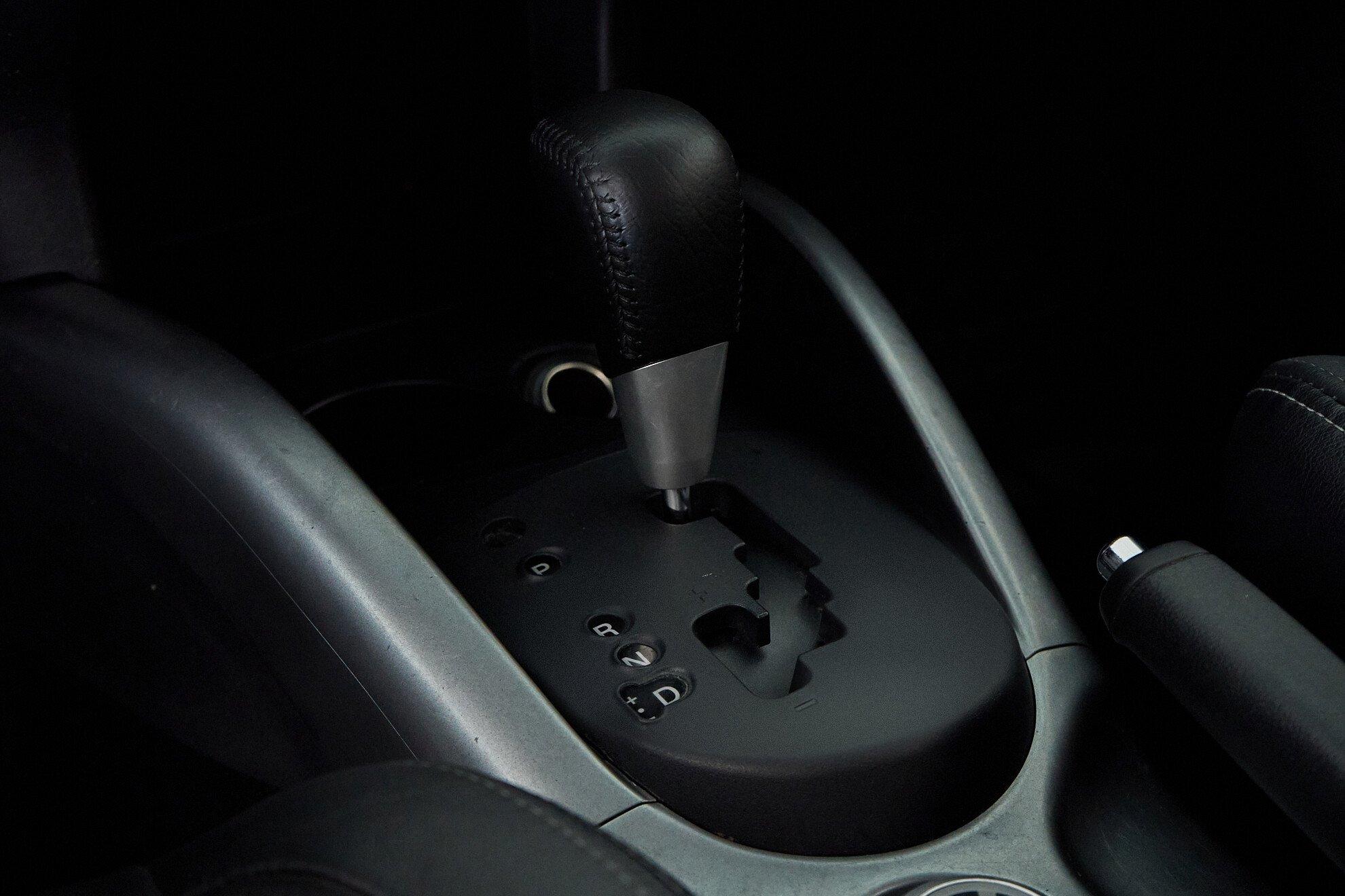 Mitsubishi Outlander 2010, серебряный