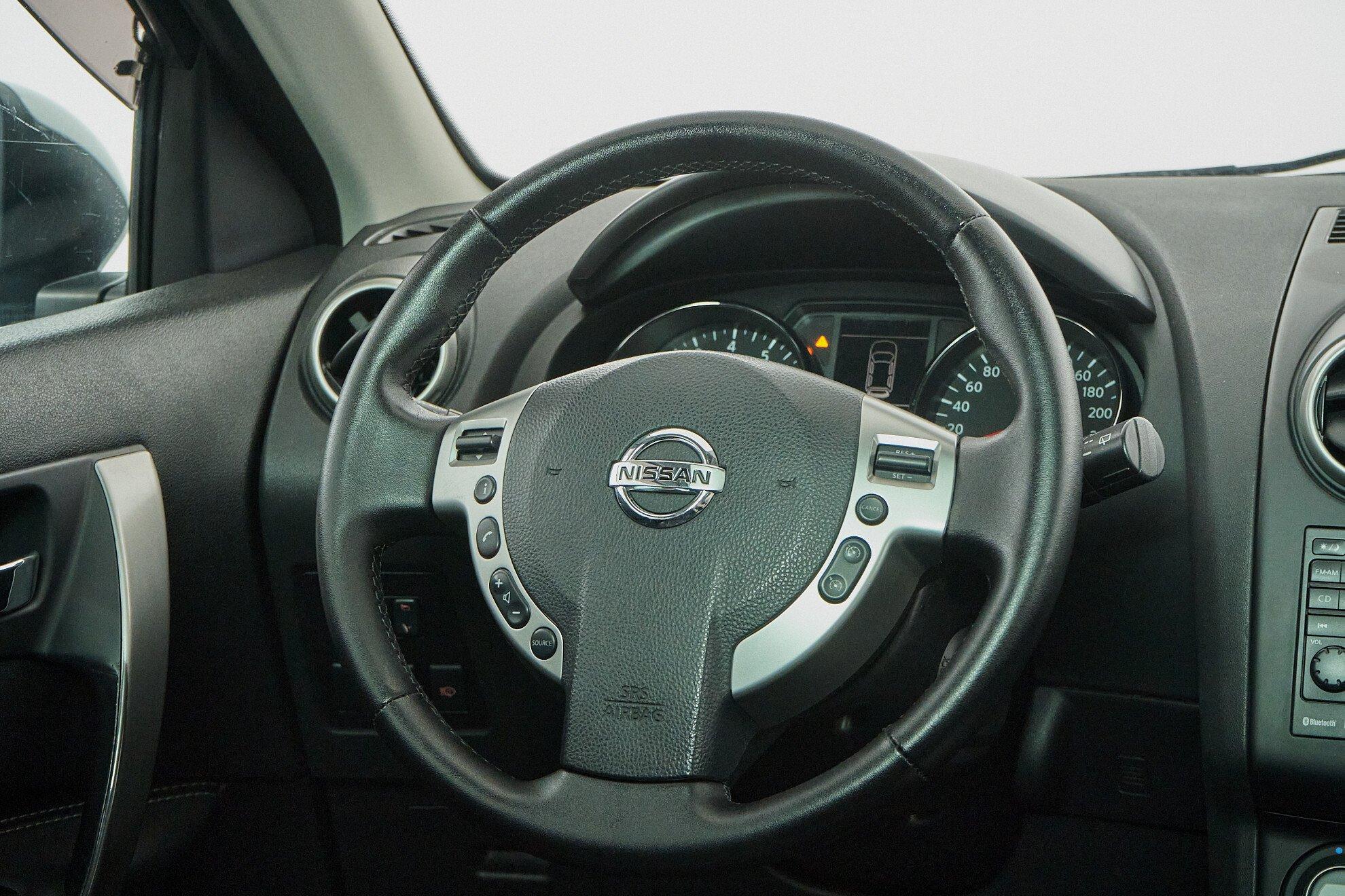 Nissan Qashqai 2011, серебряный