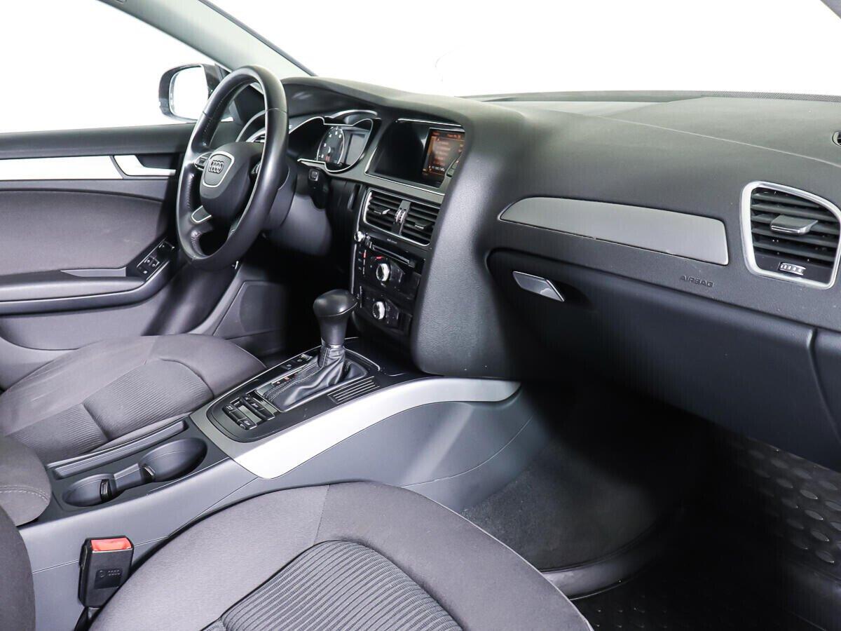 Audi A4 2015, коричневый