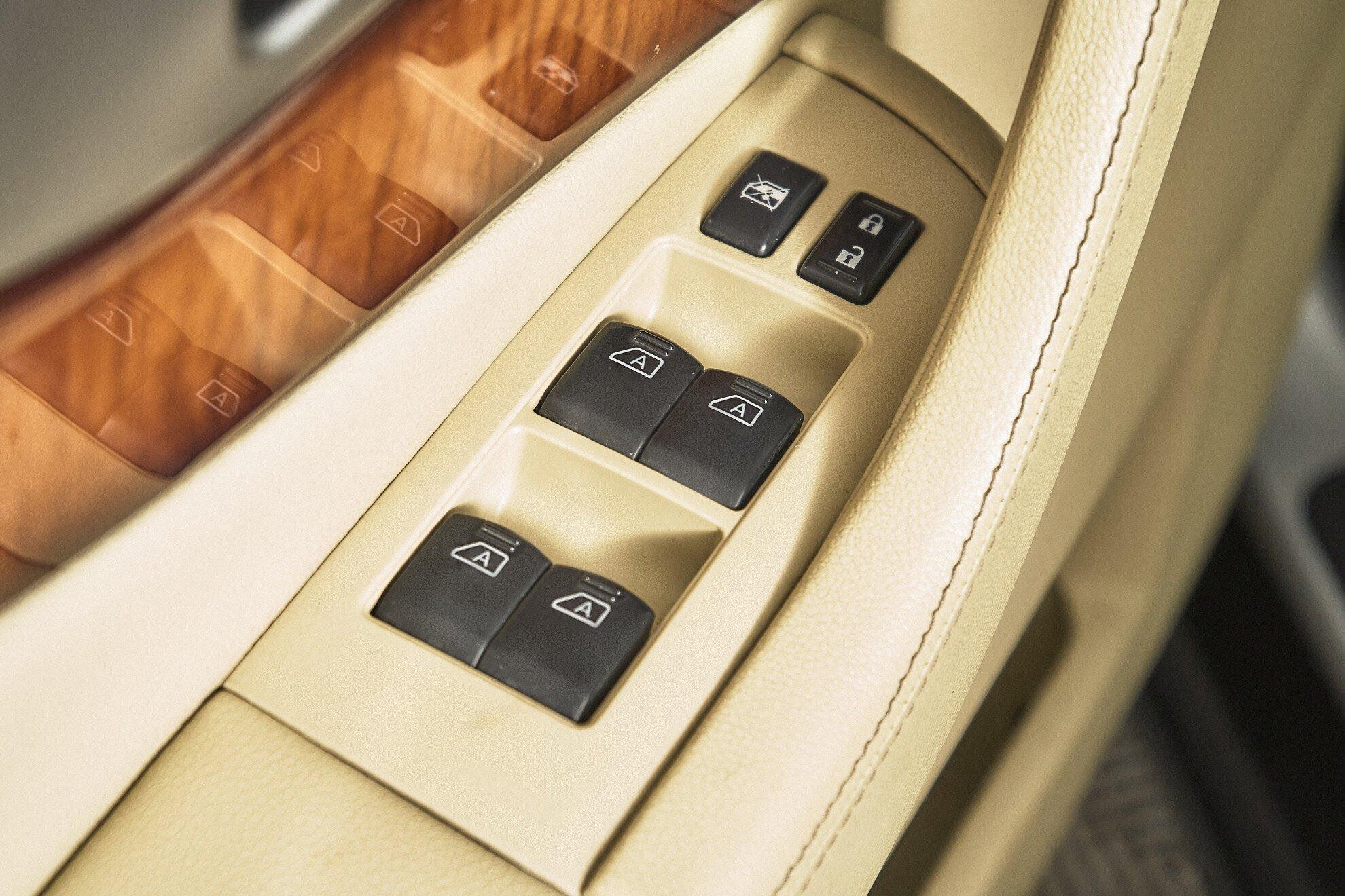 Infiniti FX 2012, серебряный