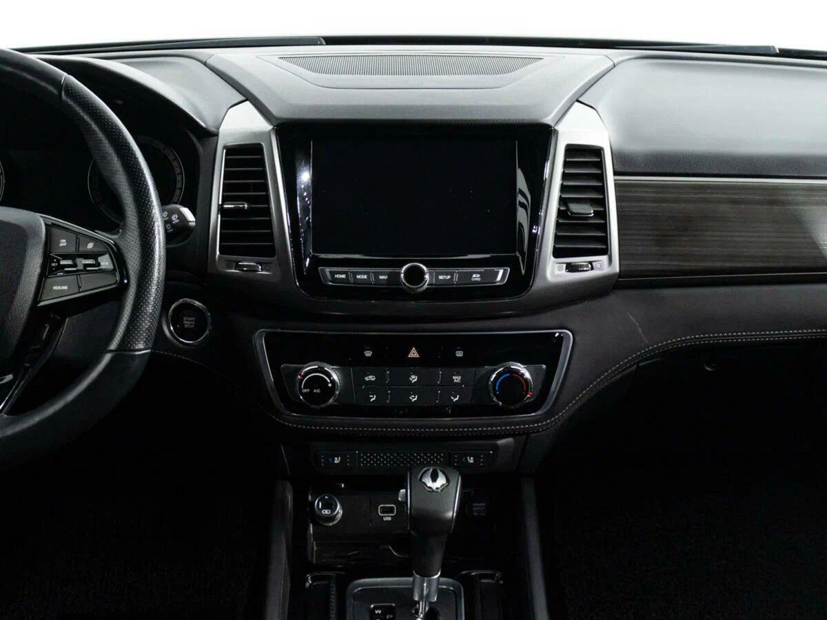 SsangYong Rexton 2018, черный
