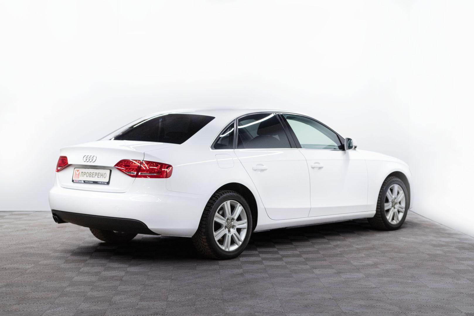 Audi A4 2011, белый