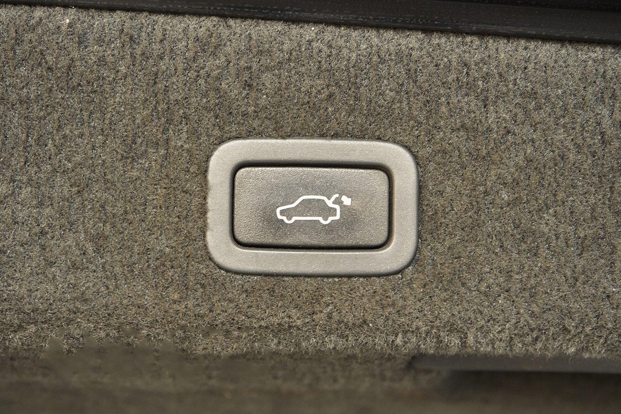 Volvo XC70 2012, черный