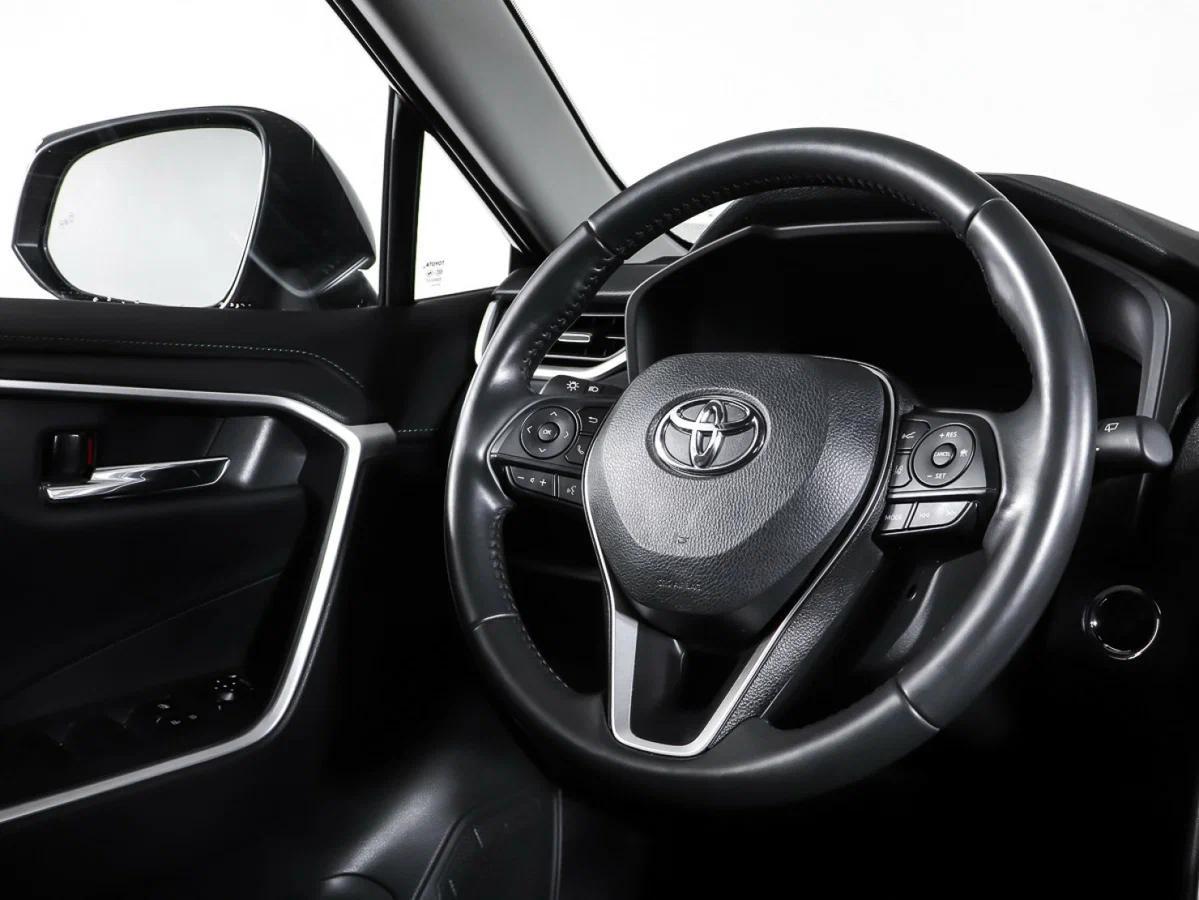 Toyota RAV4 2023, красный