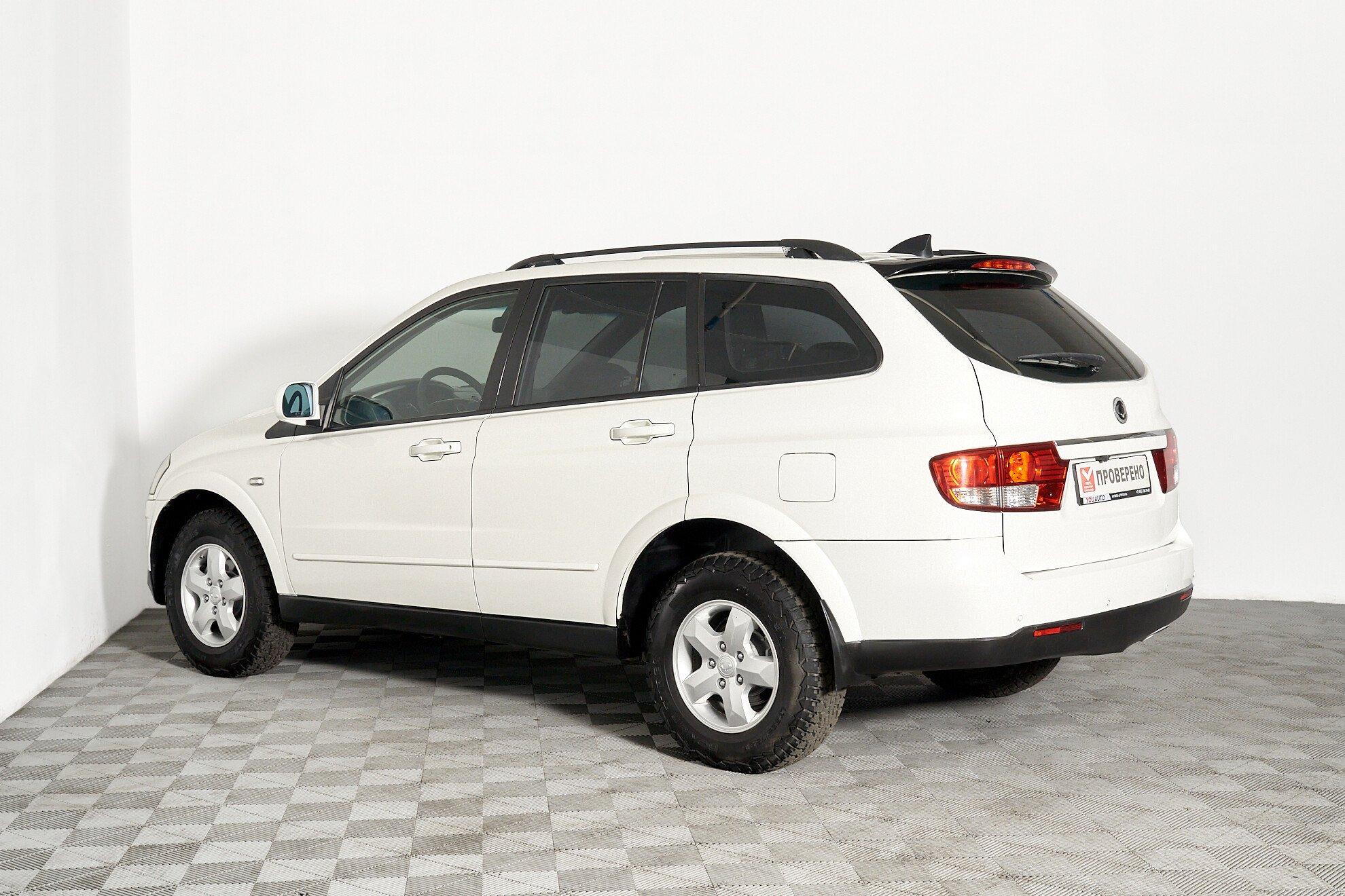 SsangYong Kyron 2013, белый