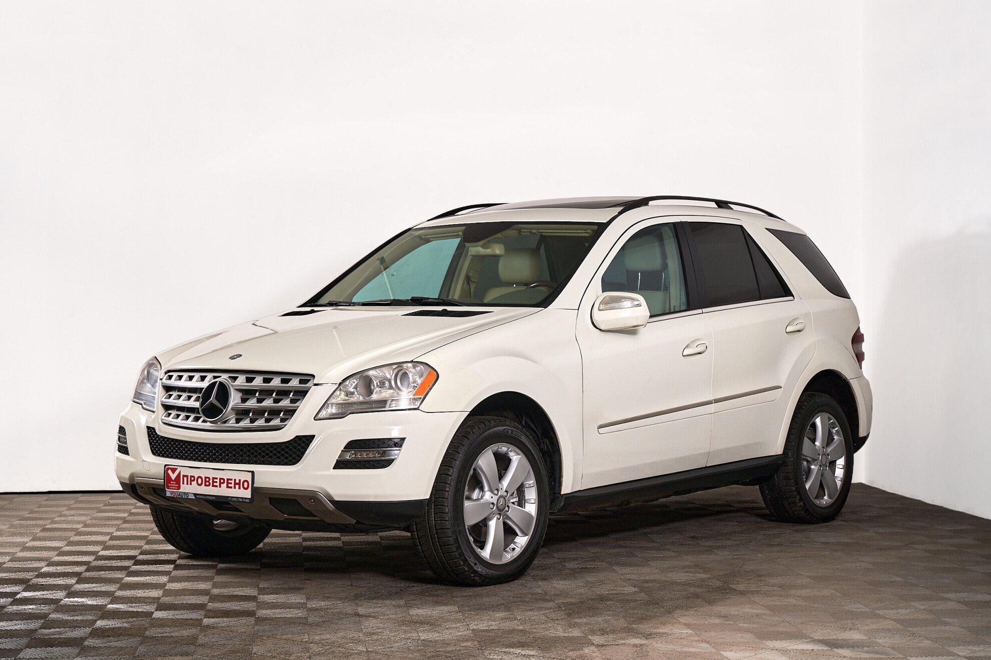 Mercedes-Benz M-Класс 2010, белый