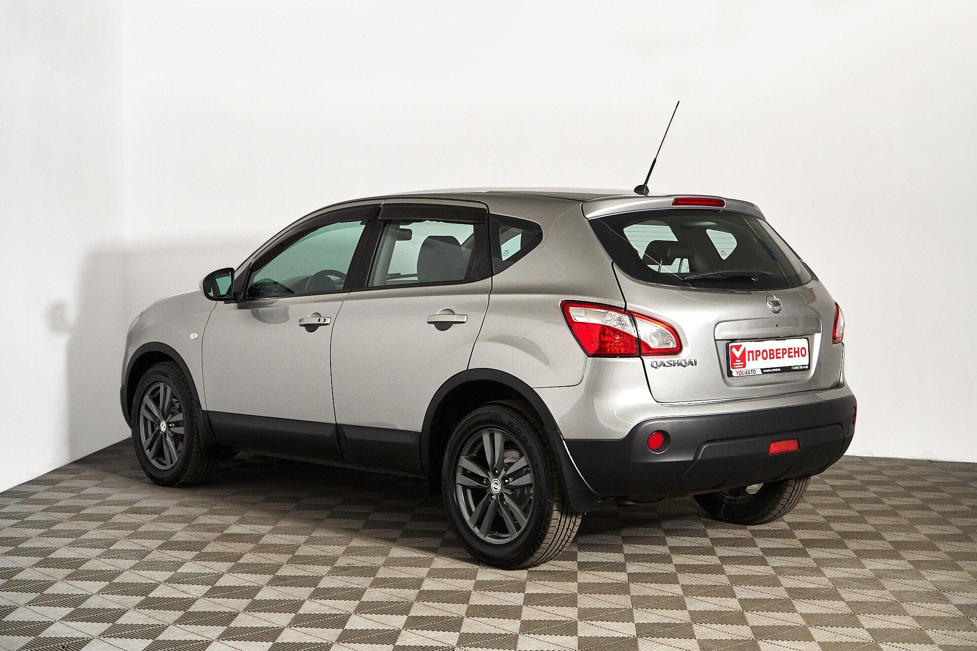 Nissan Qashqai 2011, серебряный