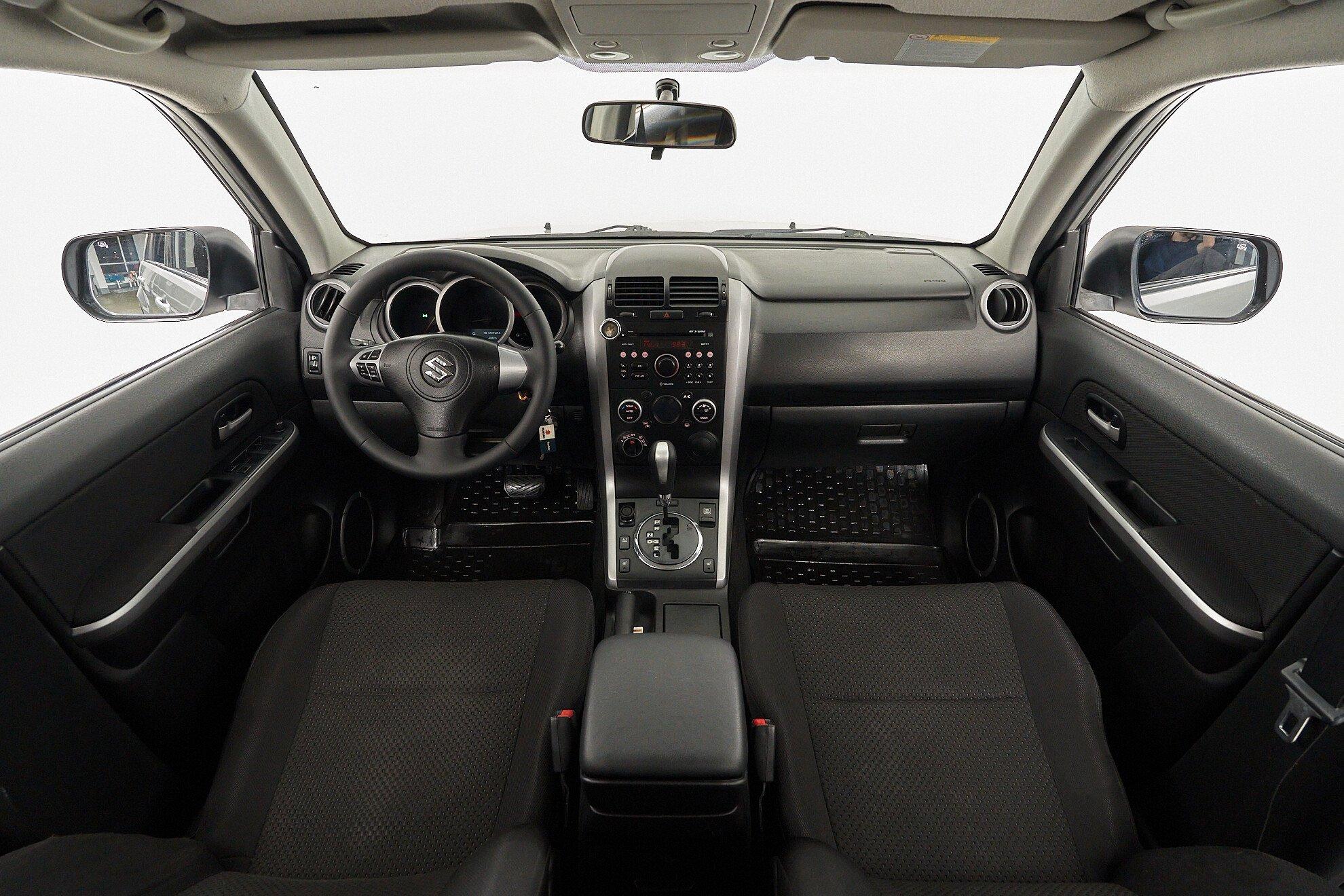 Suzuki Grand Vitara 2010, серебряный