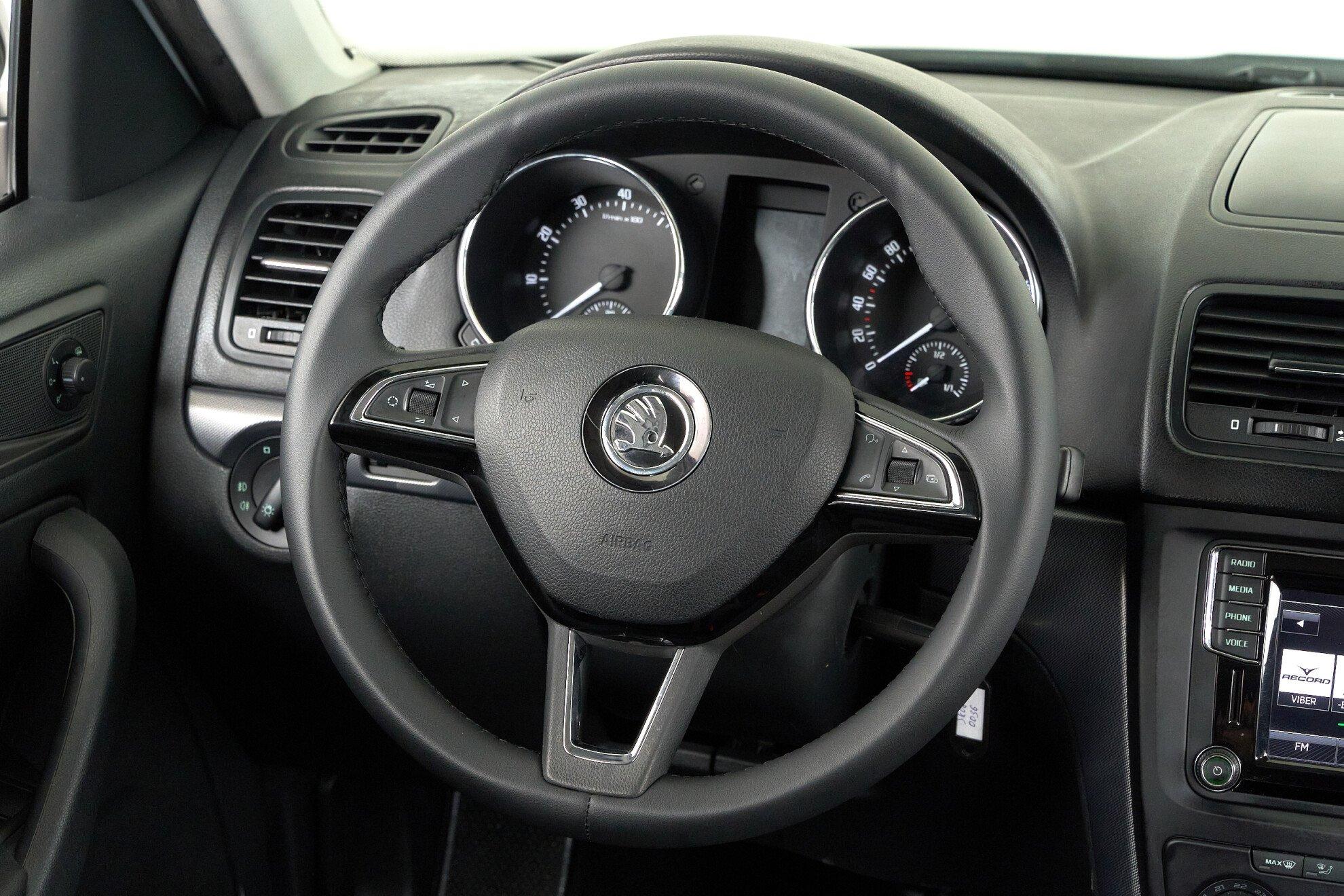 Skoda Yeti 2015, белый