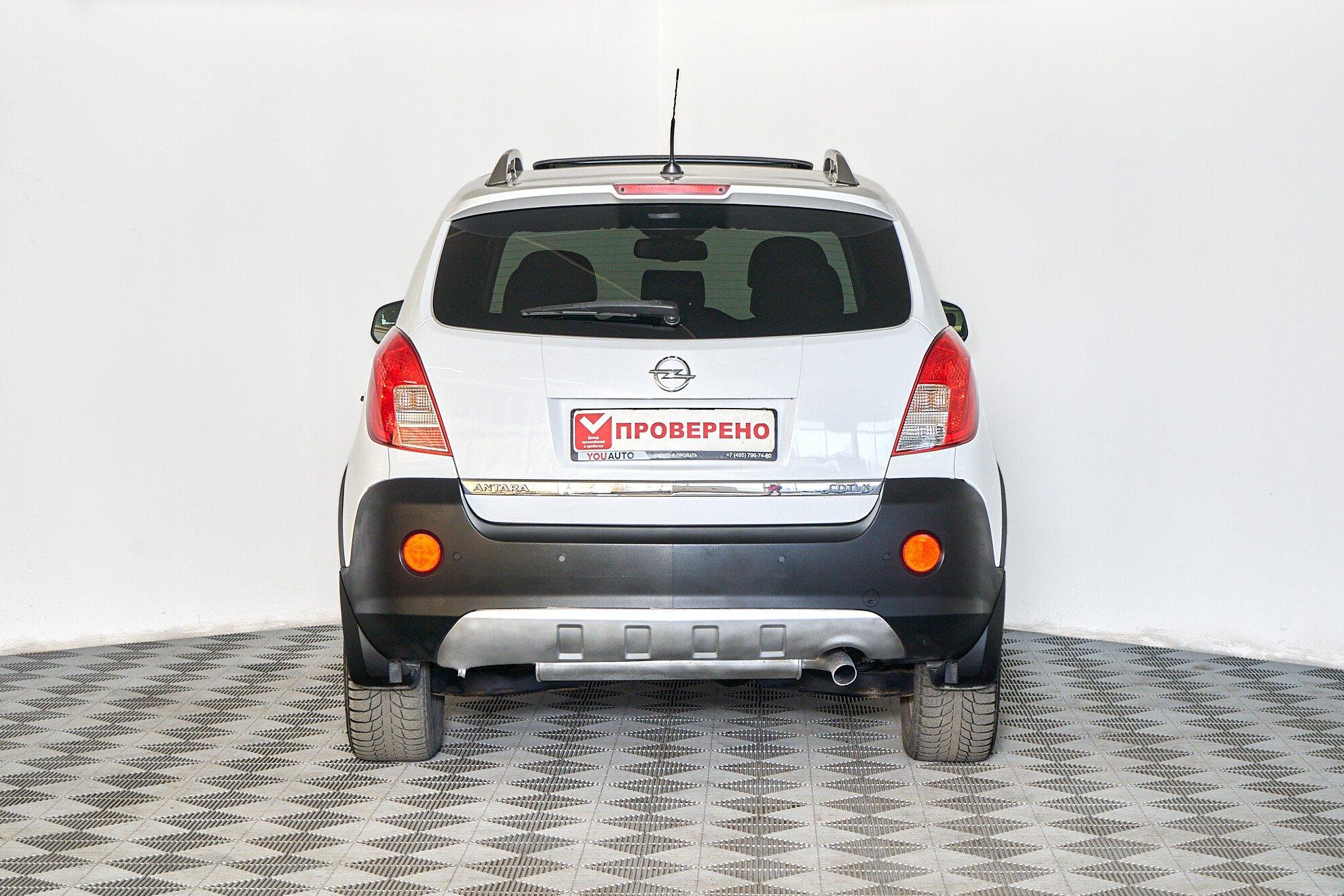 Opel Antara 2013, белый