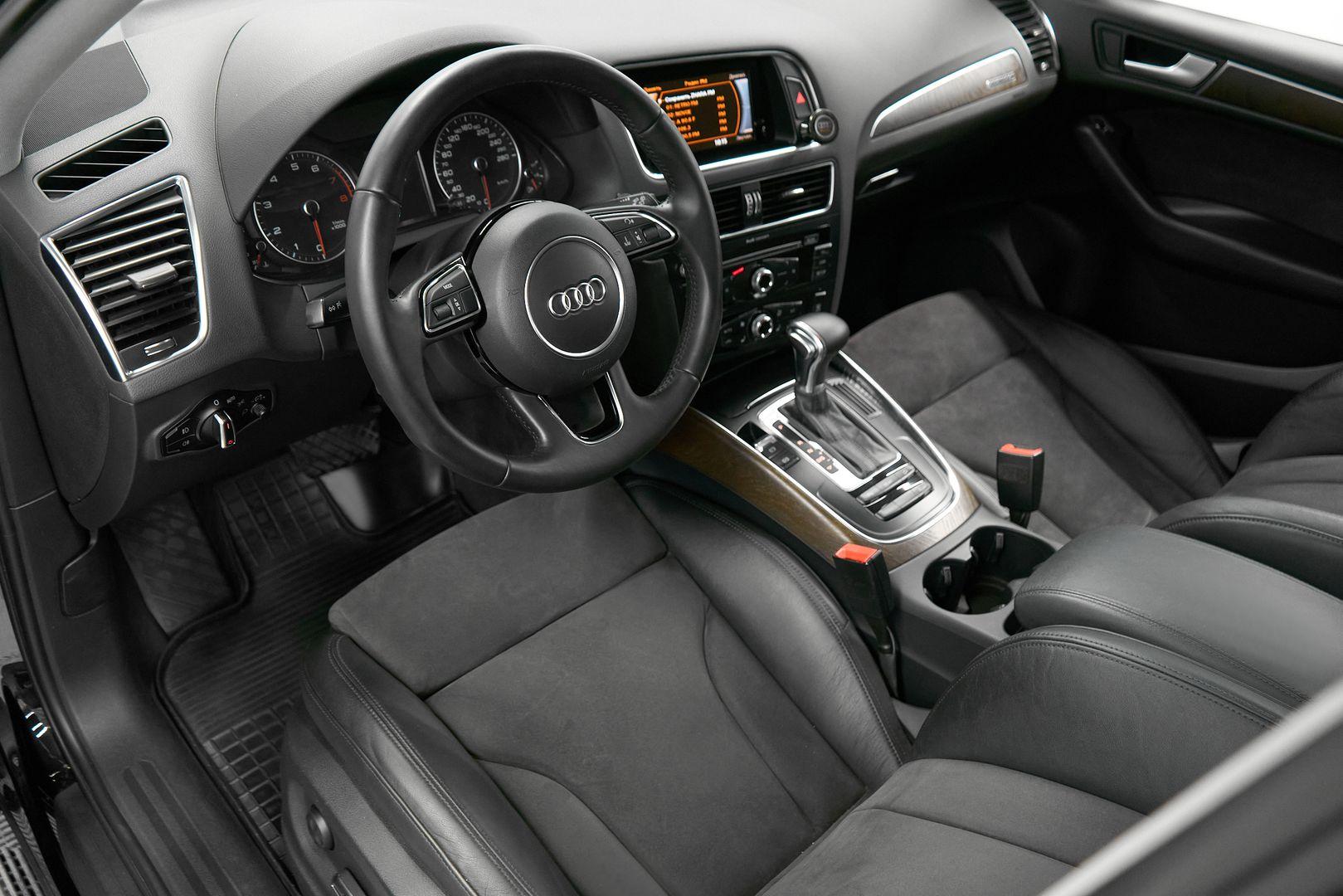 Audi Q5 2012, черный