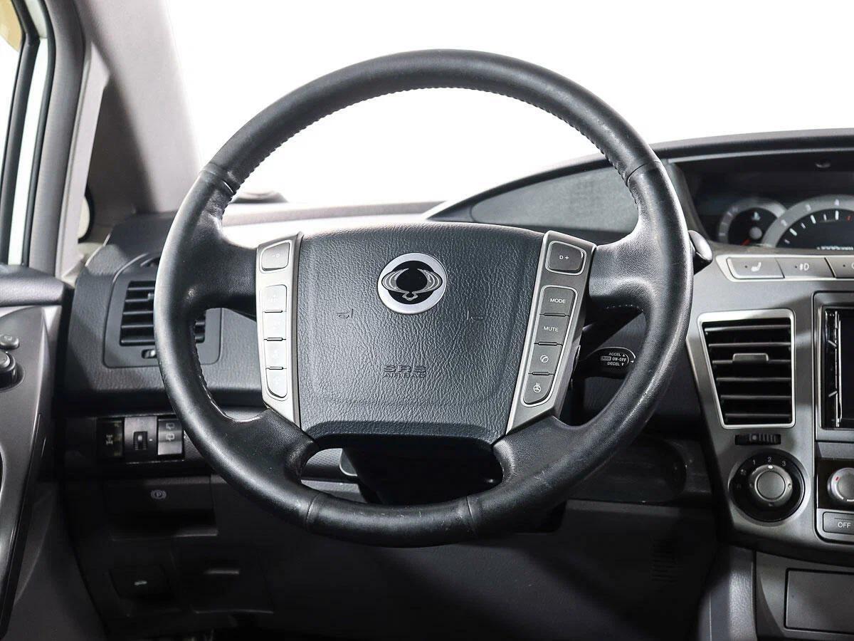 SsangYong Stavic 2018, белый