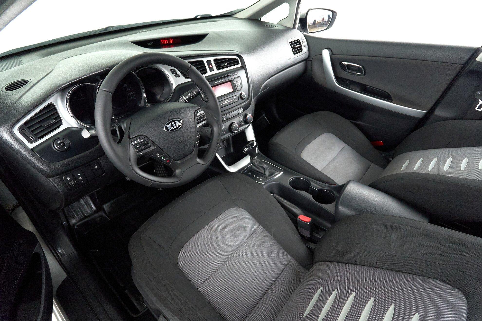 Kia Ceed 2012, серебряный